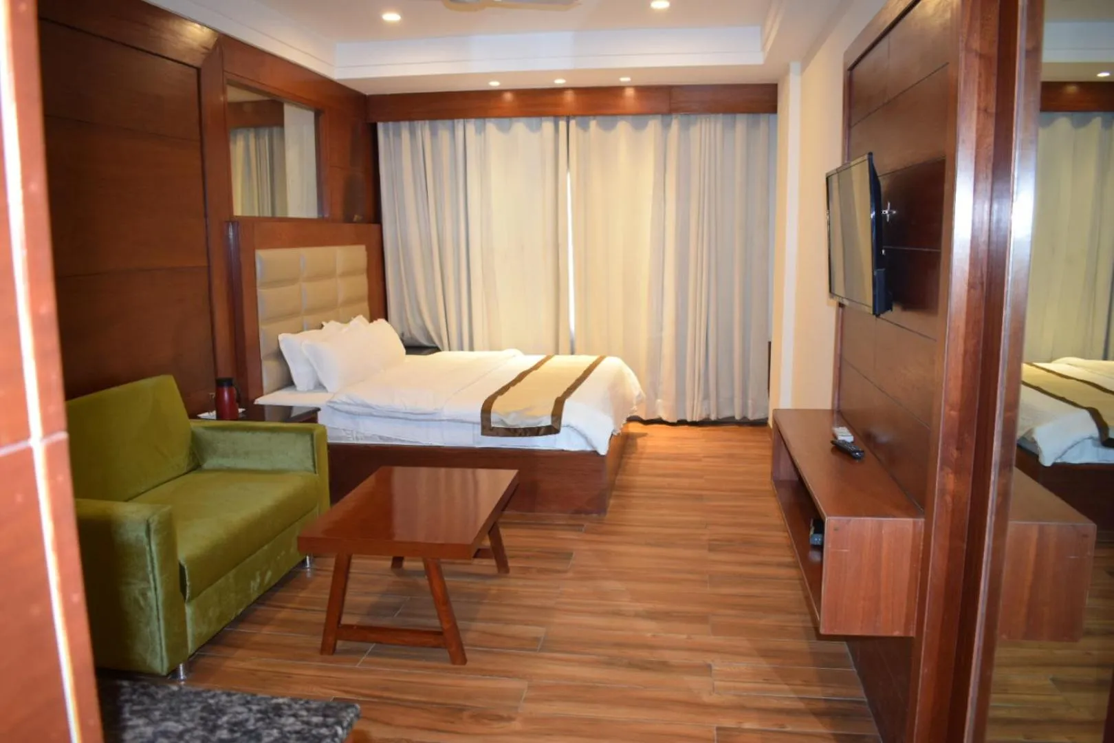 Bedroom, Bed in Cardinal Ambica