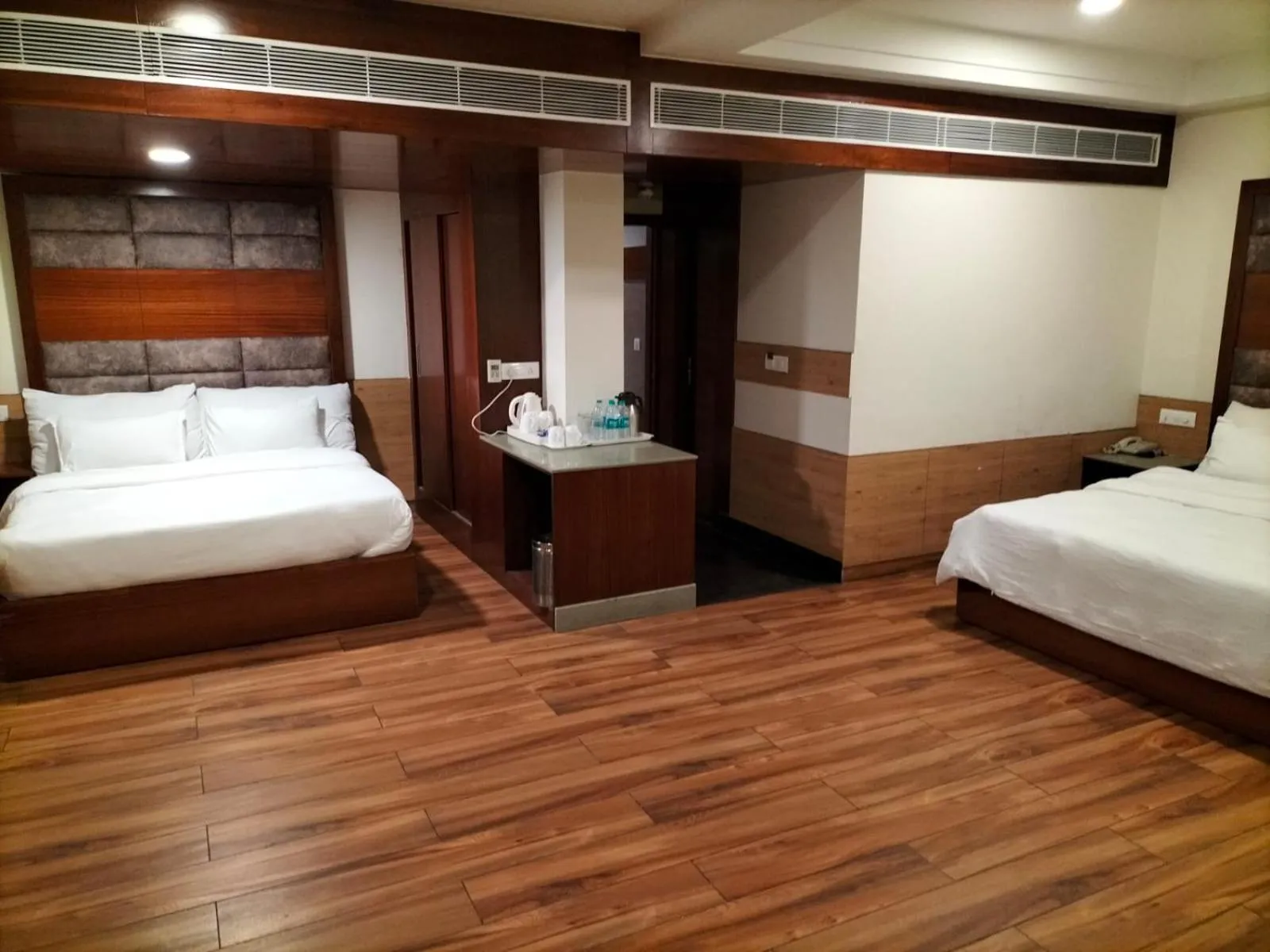 Bedroom, Bed in Cardinal Ambica