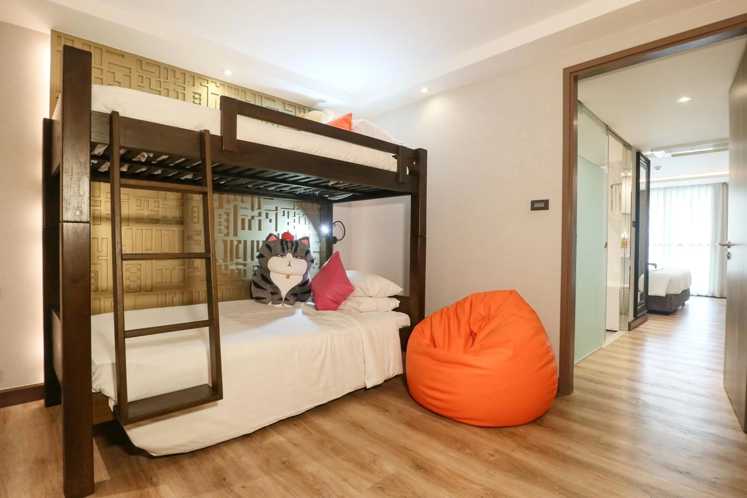 bunk bed, Bed in Citrus Suites Sukhumvit 6 by Compass Hospitality