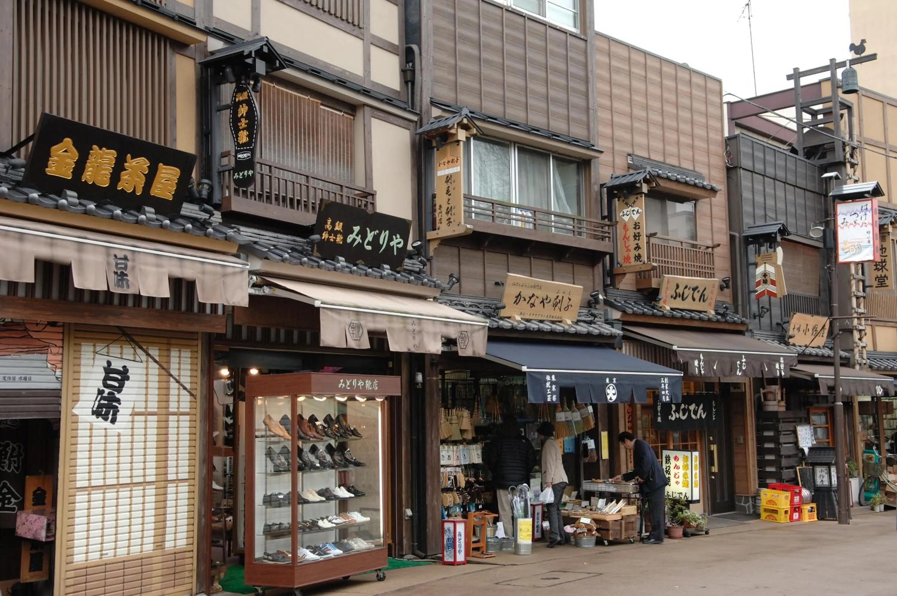 Restaurant/places to eat in Stay SAKURA Tokyo Asakusa Townhouse