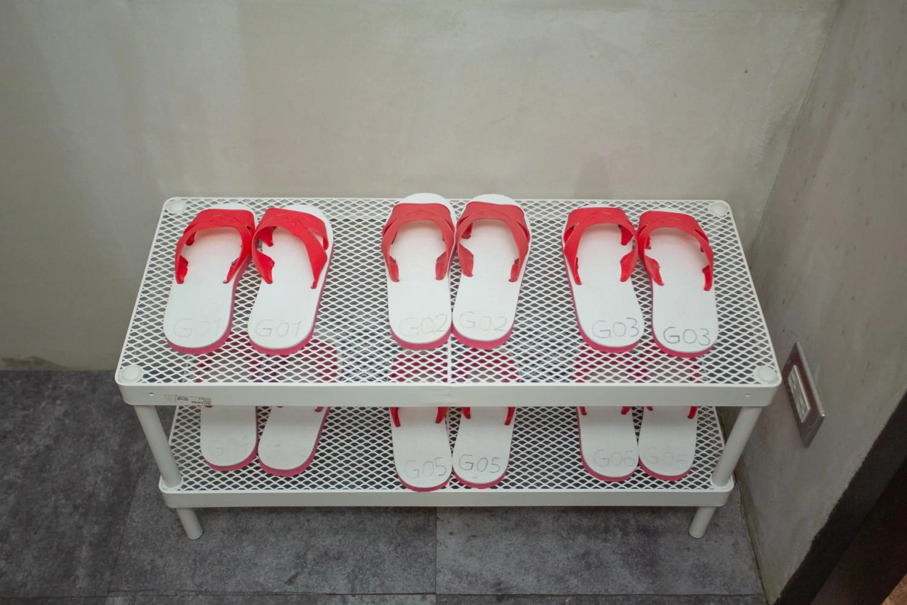 Corner Hostel & Cafe