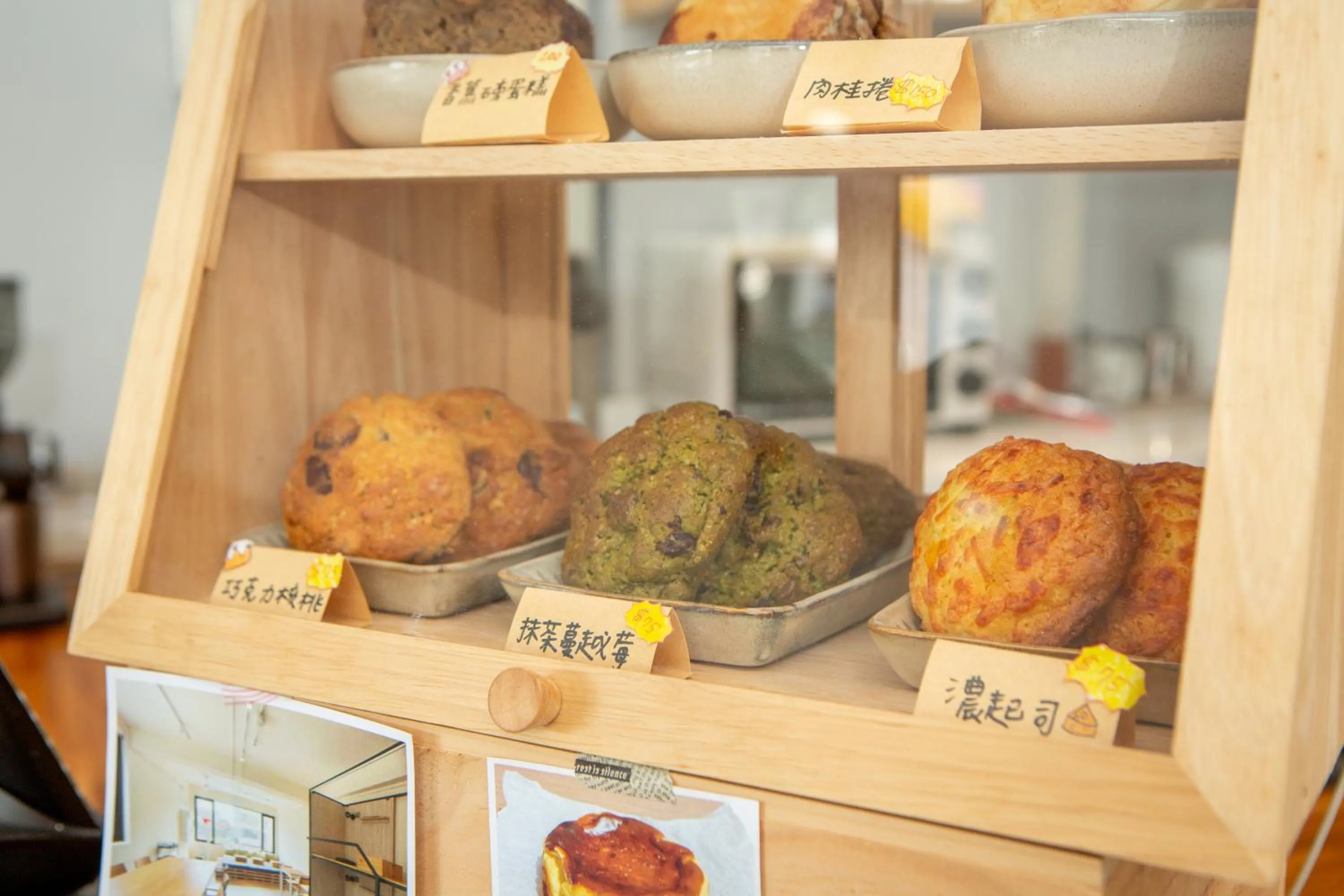 Corner Hostel & Cafe