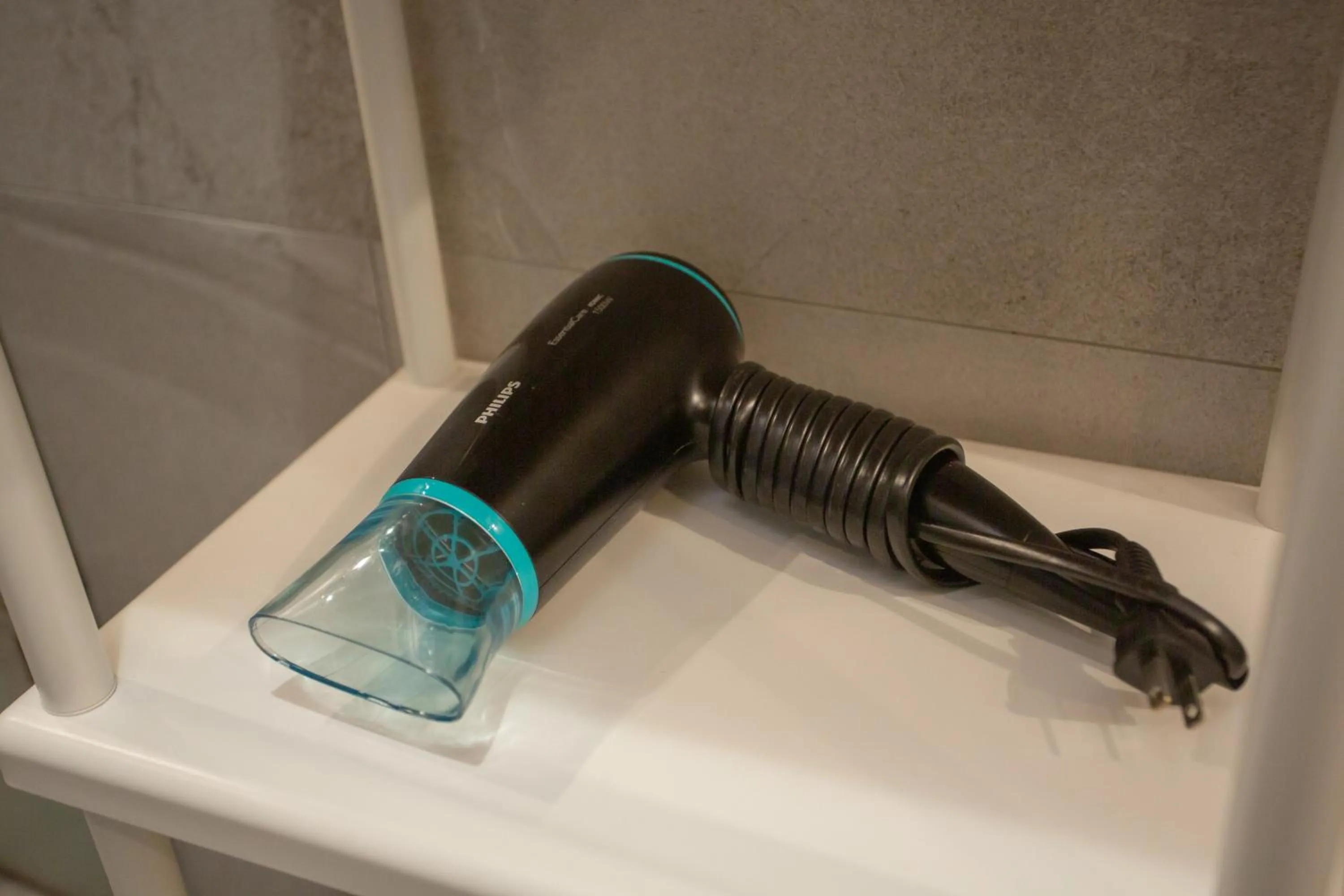 Corner Hostel & Cafe