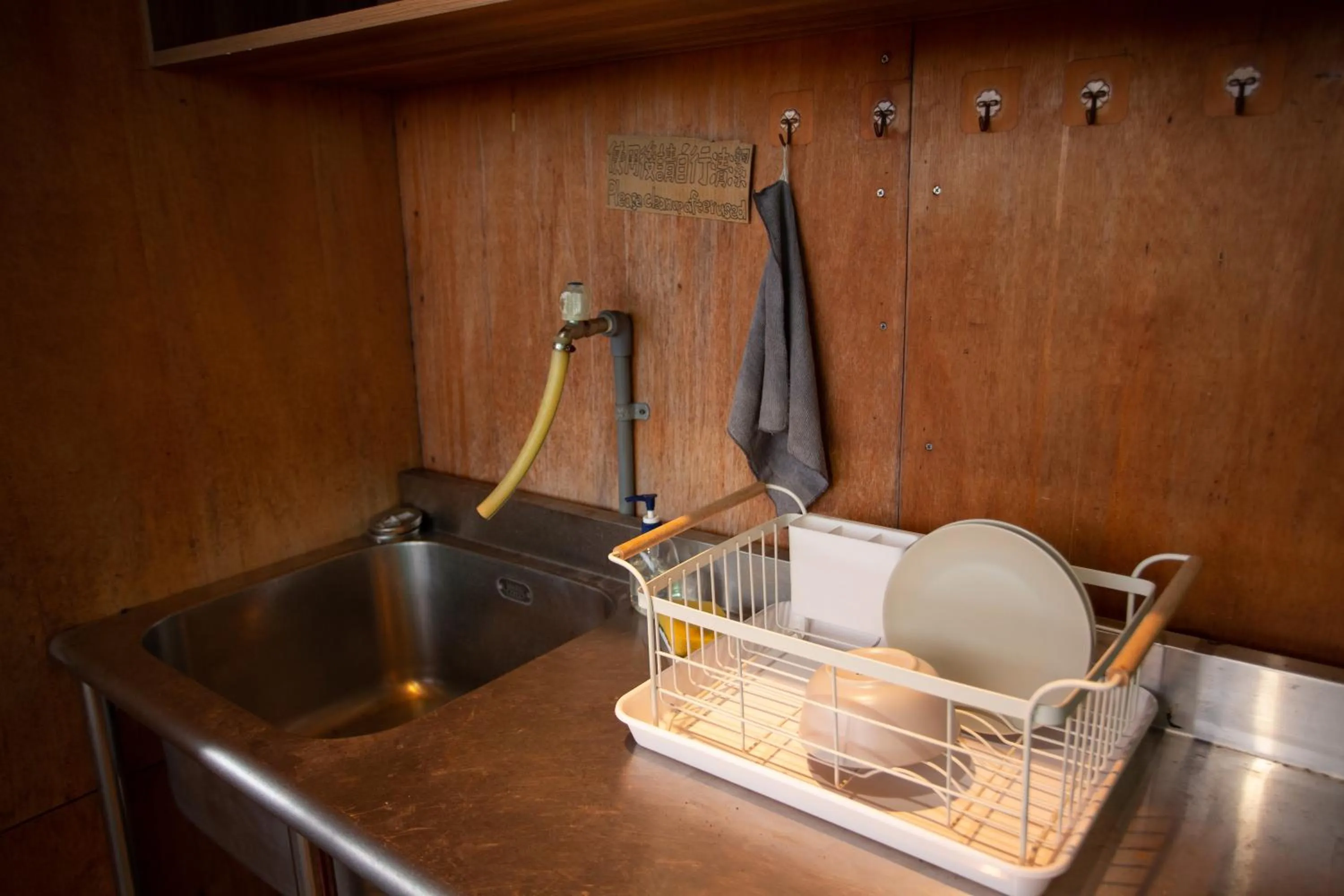 Corner Hostel & Cafe