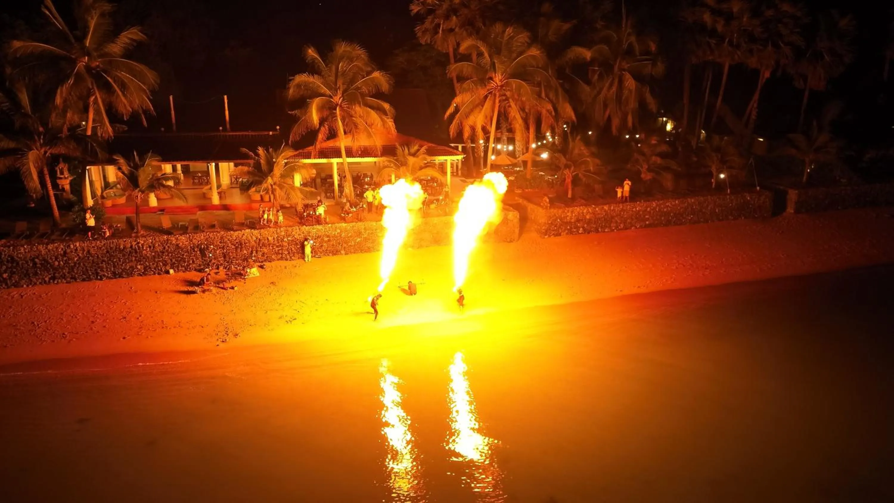 Entertainment in Paradise Beach Resort, Koh Samui