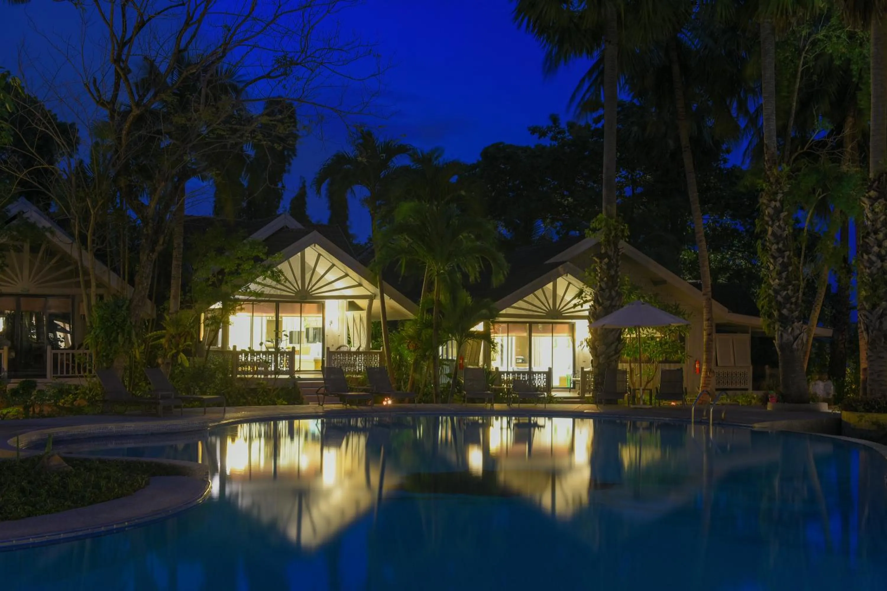 Property building in Paradise Beach Resort, Koh Samui - SHA Extra Plus