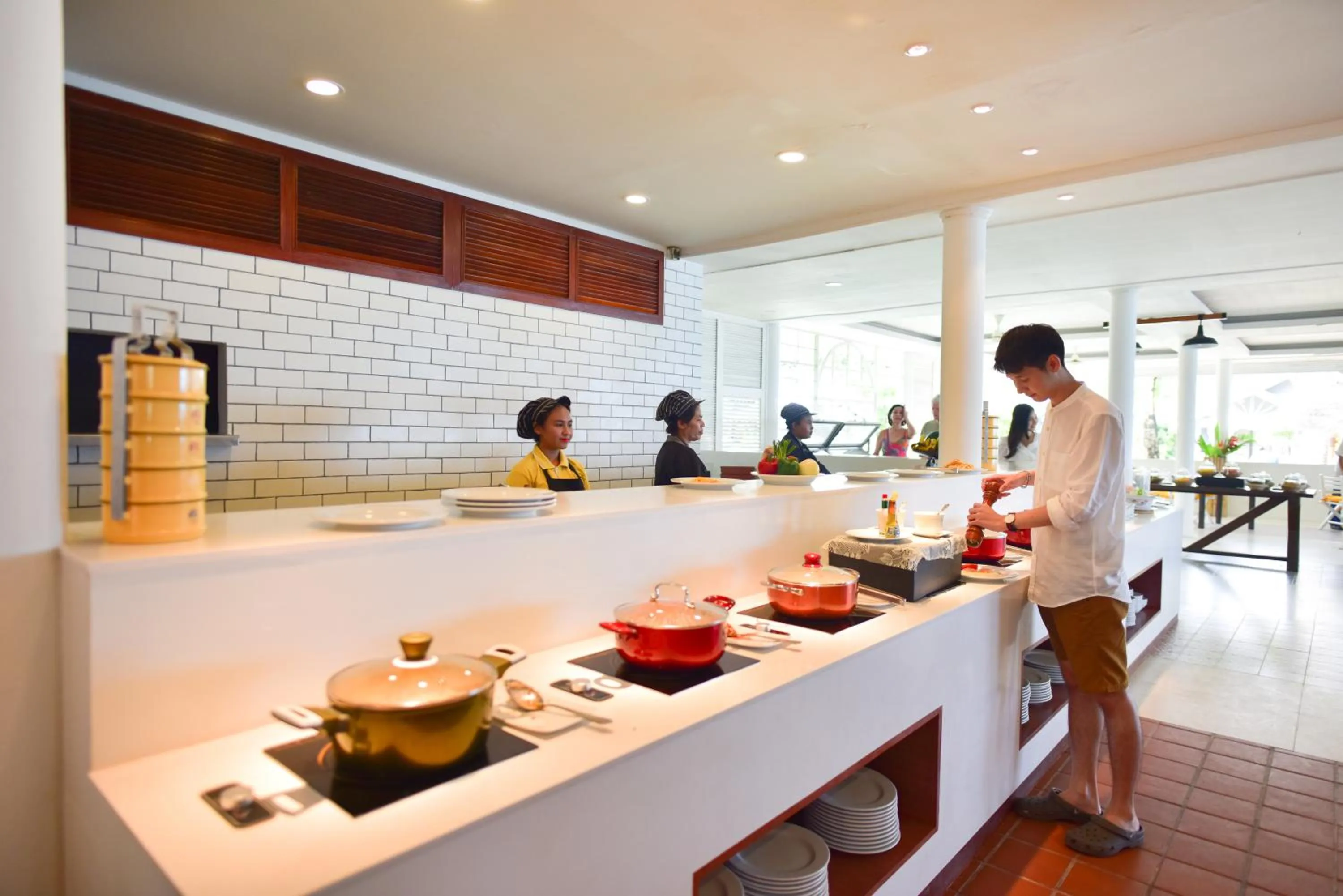 Restaurant/places to eat in Paradise Beach Resort, Koh Samui - SHA Extra Plus