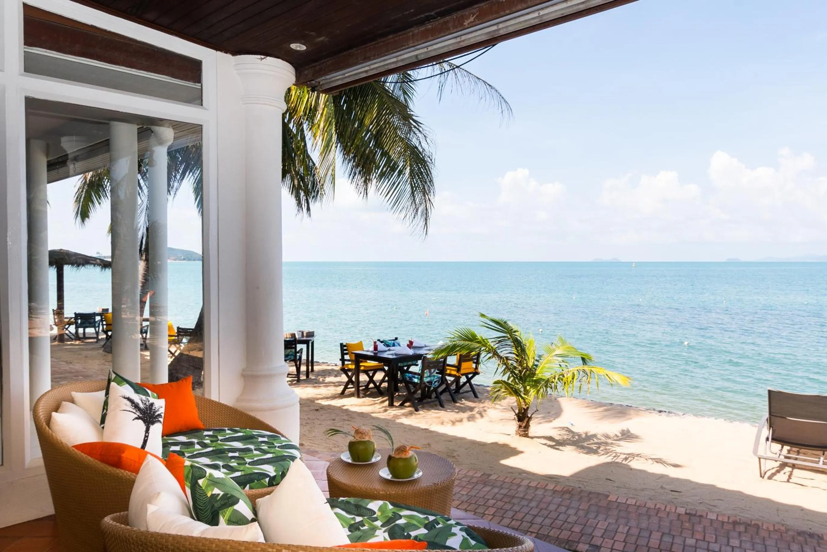 Lounge or bar in Paradise Beach Resort, Koh Samui - SHA Extra Plus