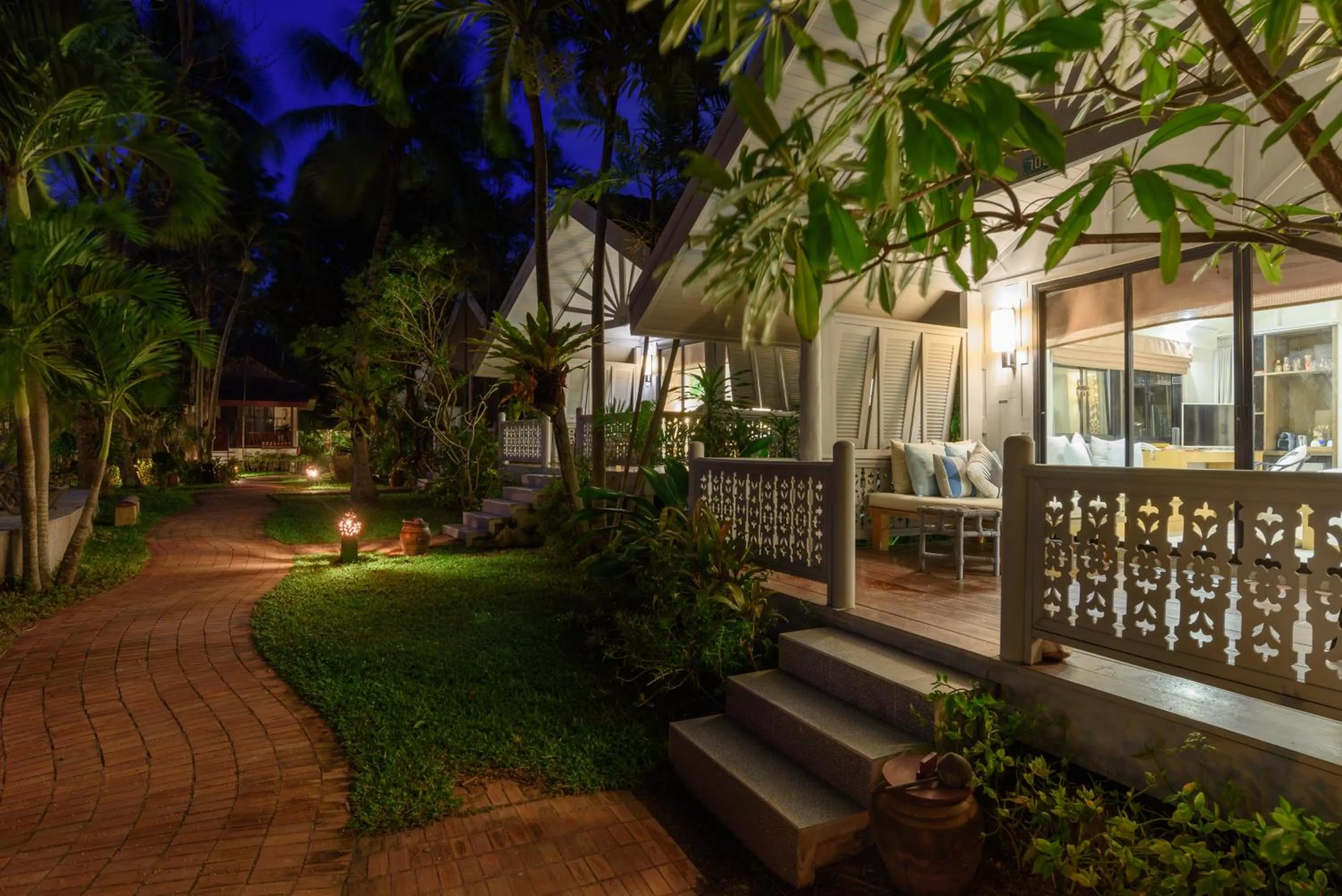 Property building in Paradise Beach Resort, Koh Samui - SHA Extra Plus