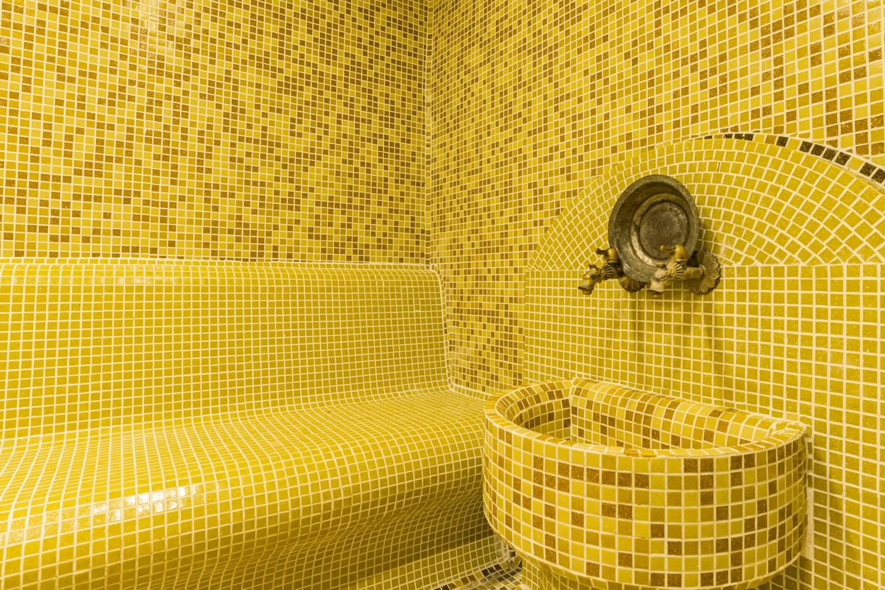 Steam room in Elina Hotel