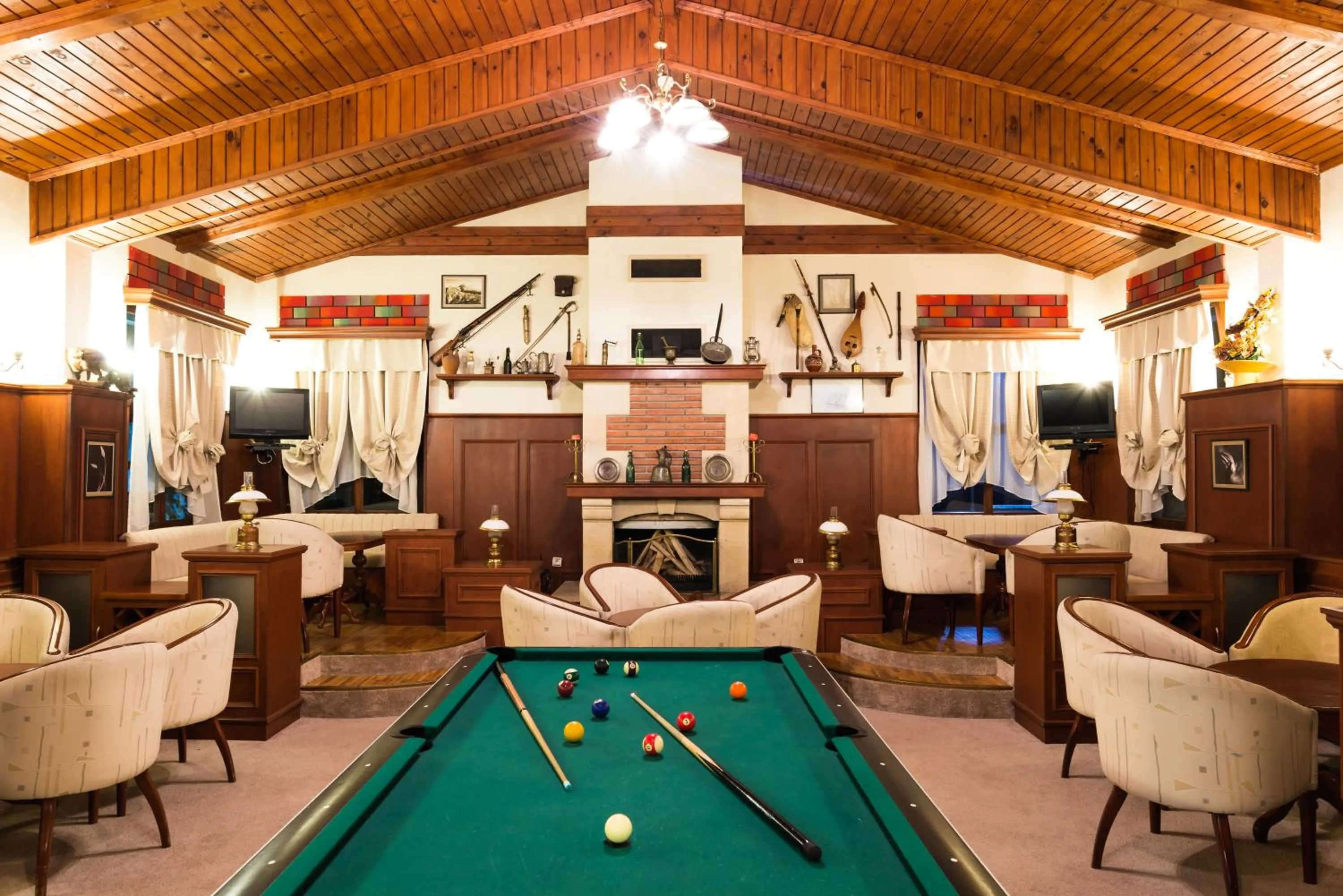 Billiard in Elina Hotel