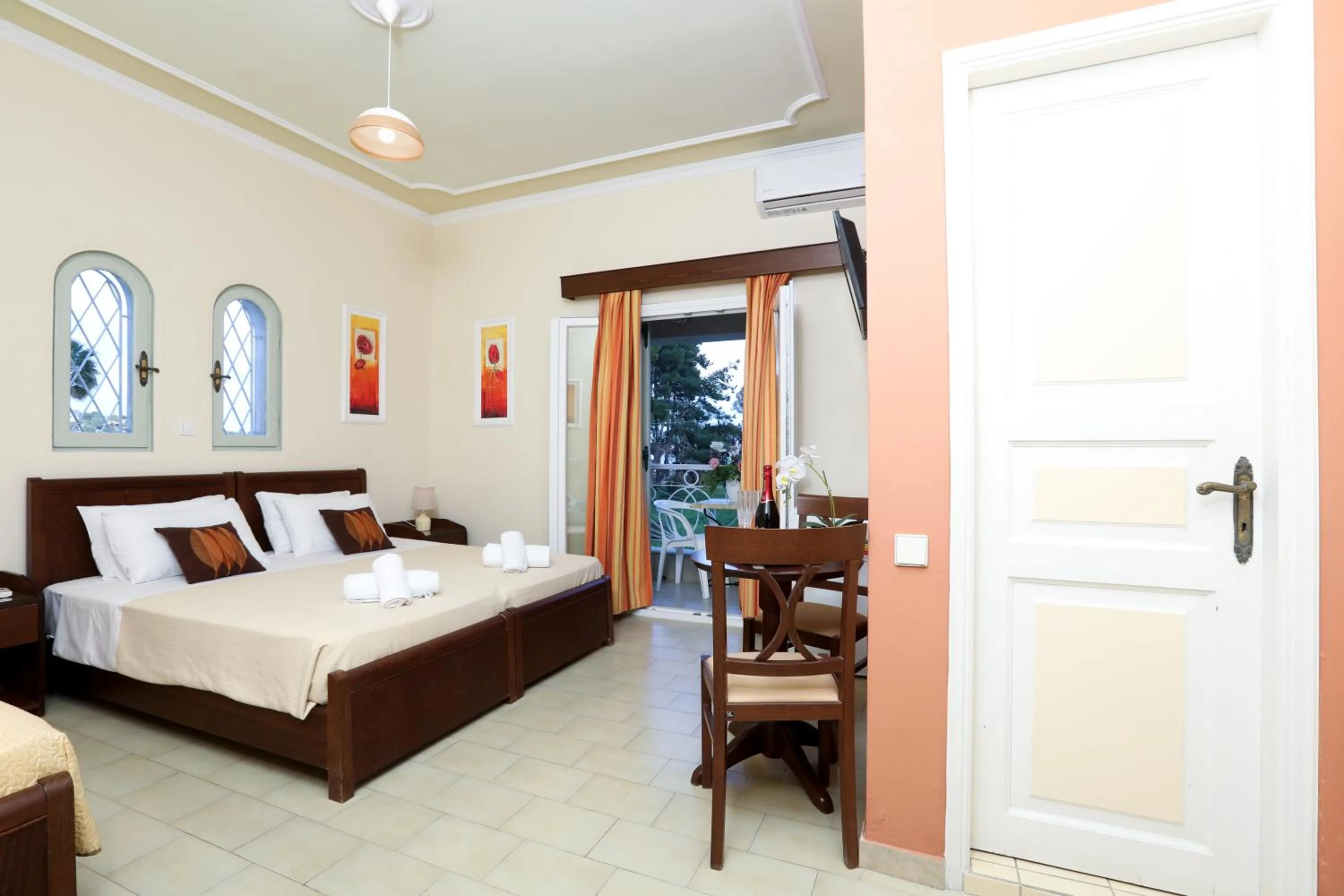 Photo of the whole room, Bed in Molfetta Beach Hotel