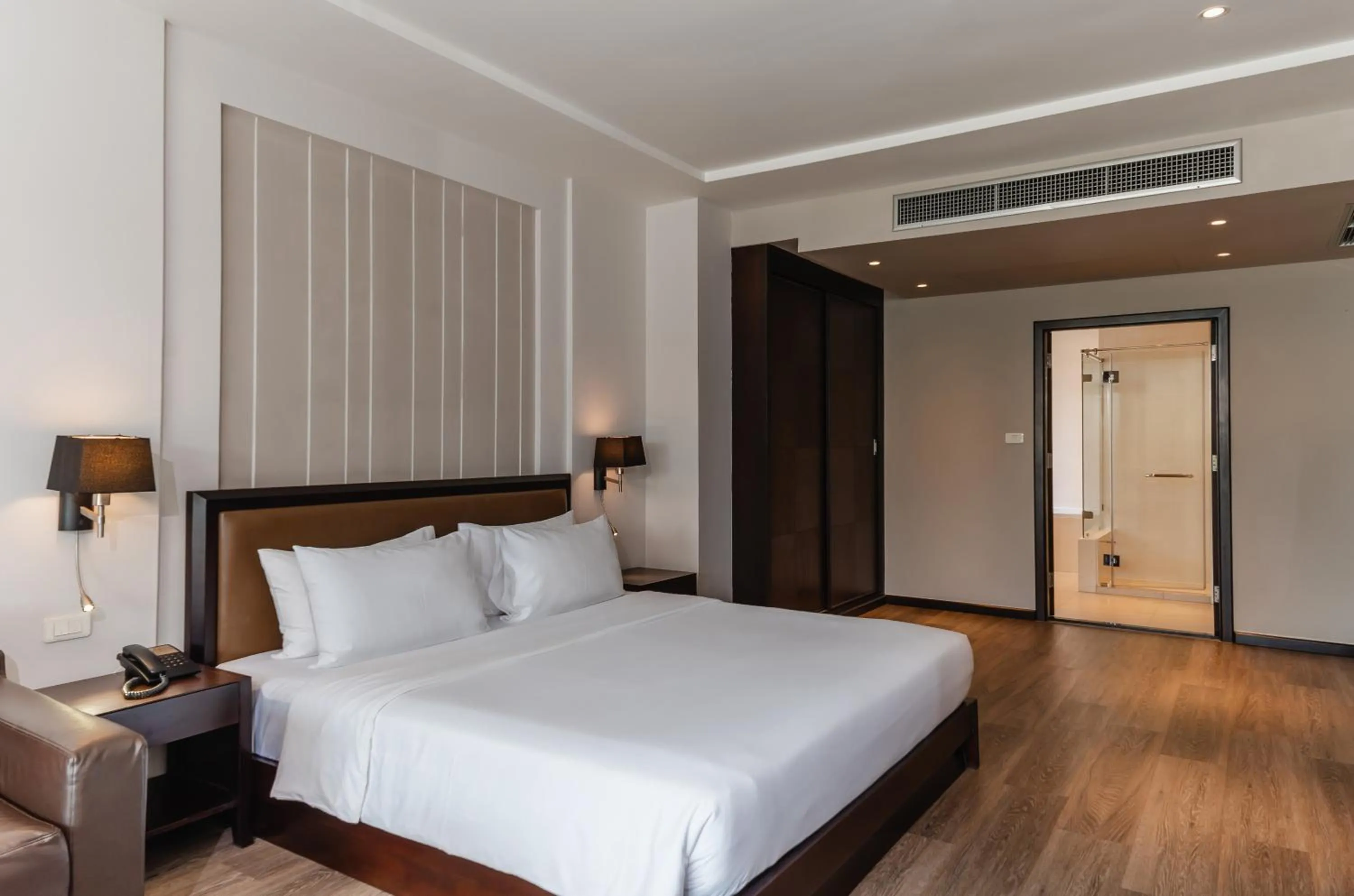 Bathroom, Bed in The Dawin Hotel