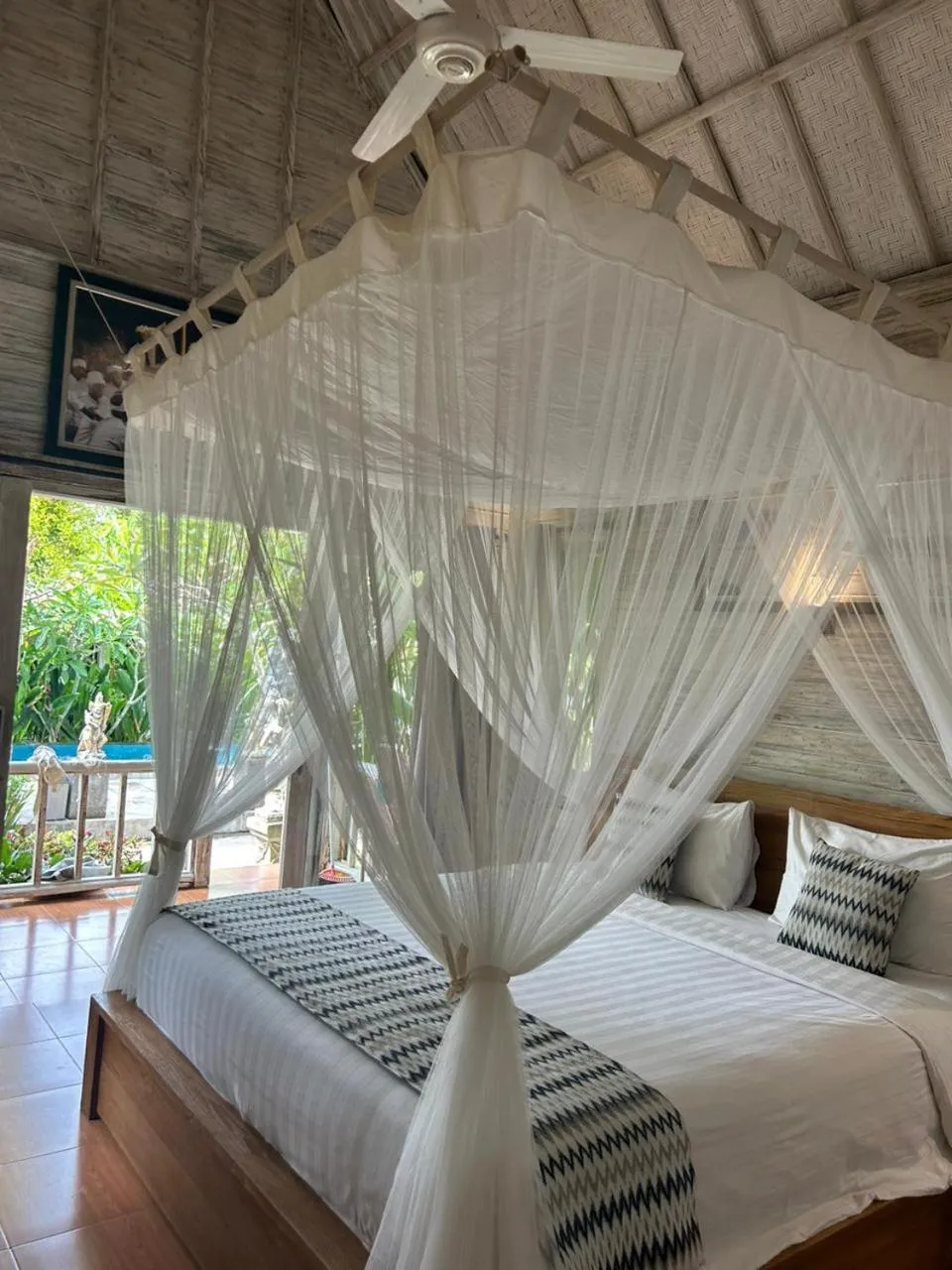 Photo of the whole room, Bed in 221 Garden Cottages