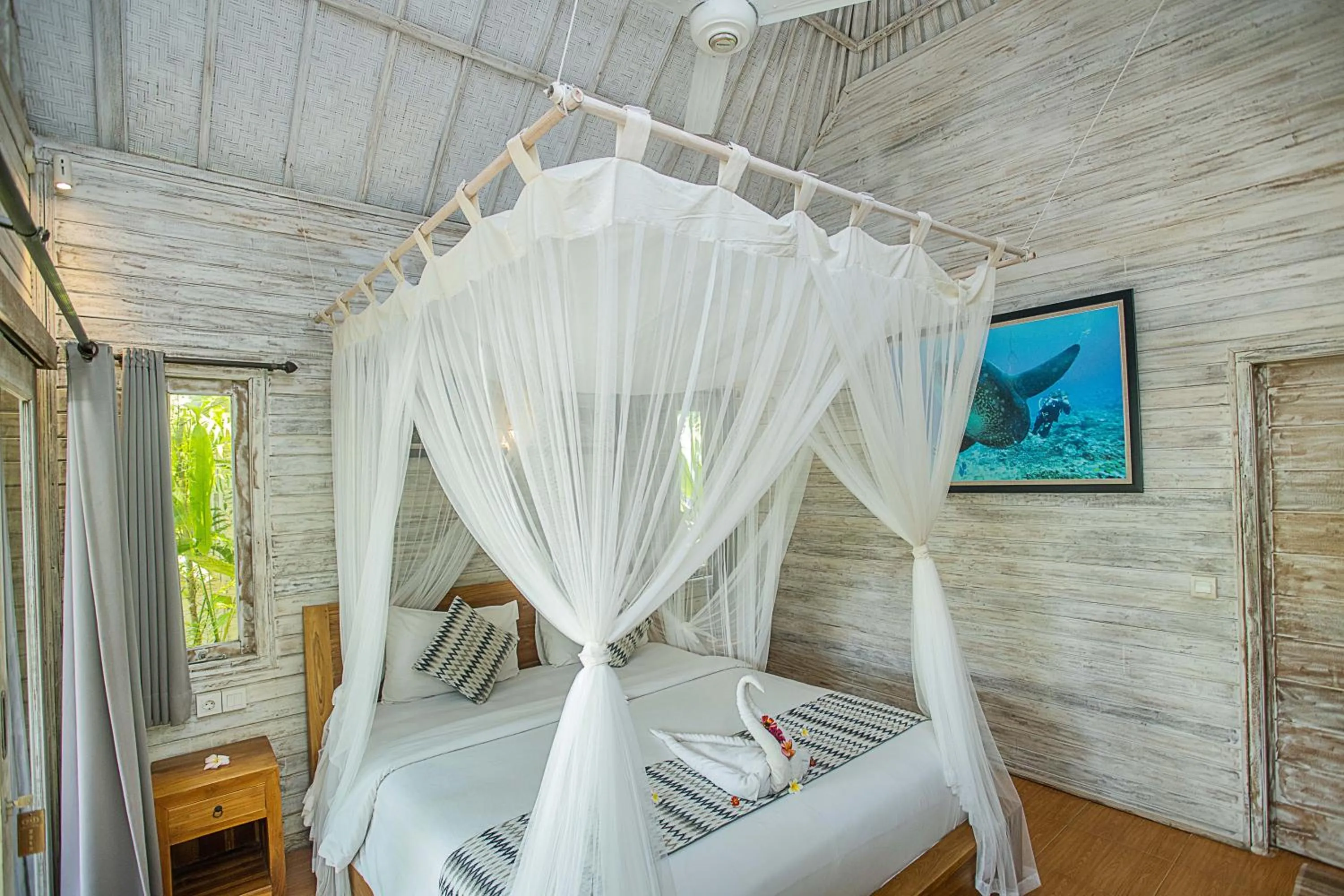 Property building, Bed in 221 Garden Cottages