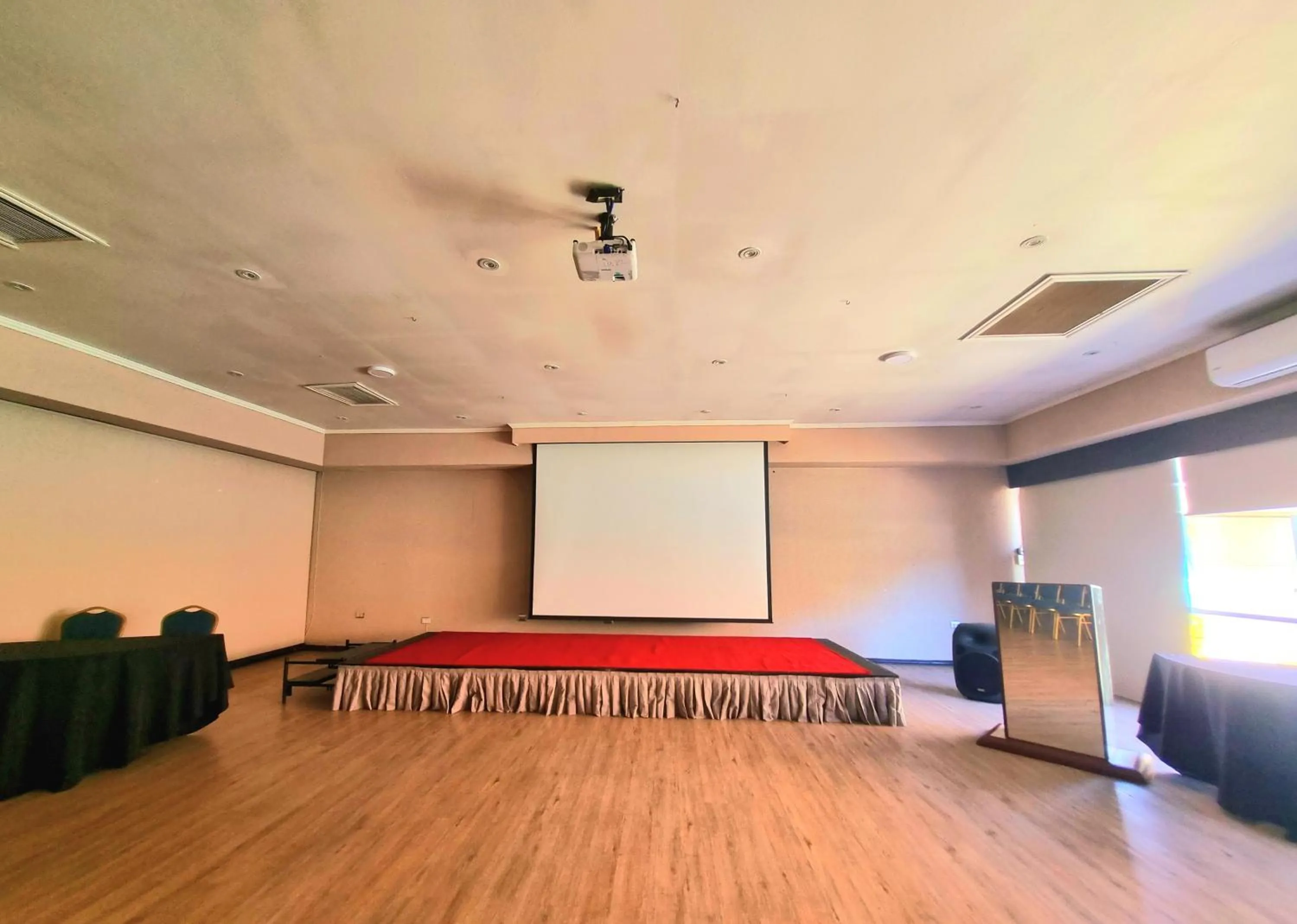 Business facilities in Hotel El Araucano