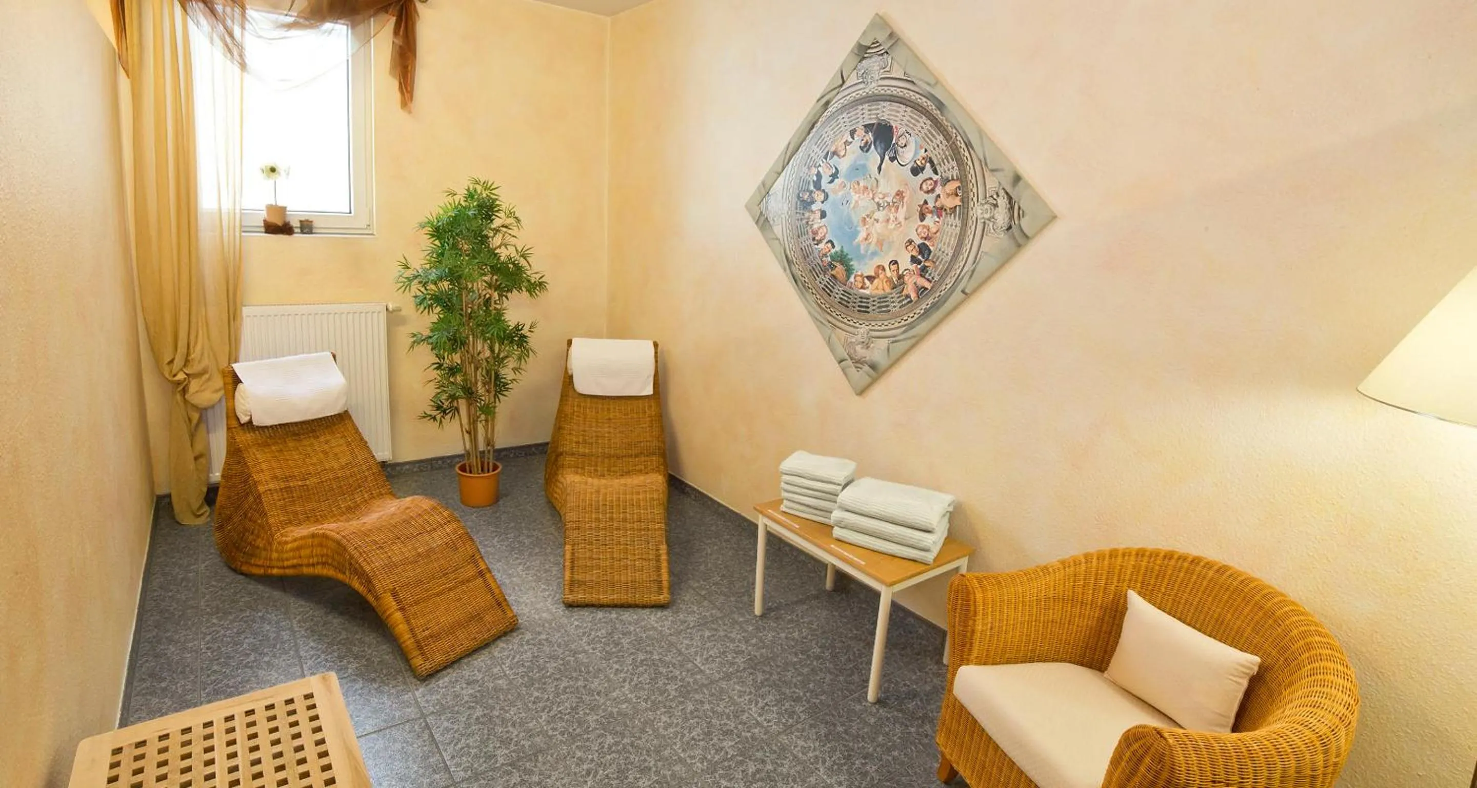 Spa and wellness centre/facilities in Fairway Hotel