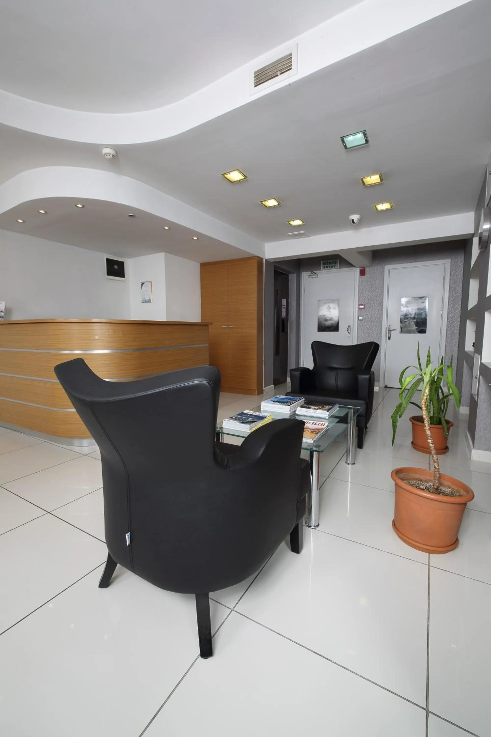 Facade/entrance in Entes Apart