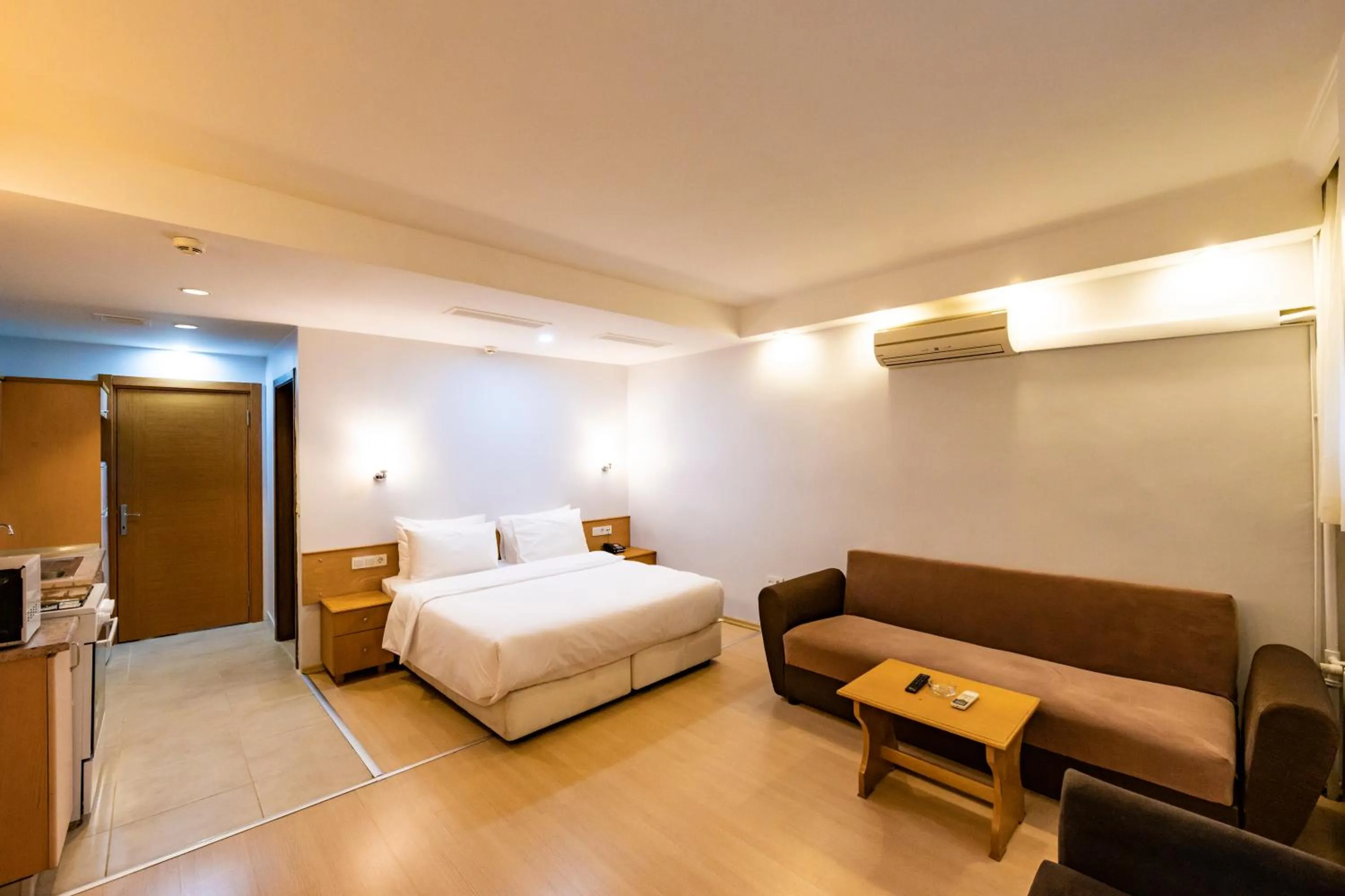 Photo of the whole room, Bed in Entes Apart