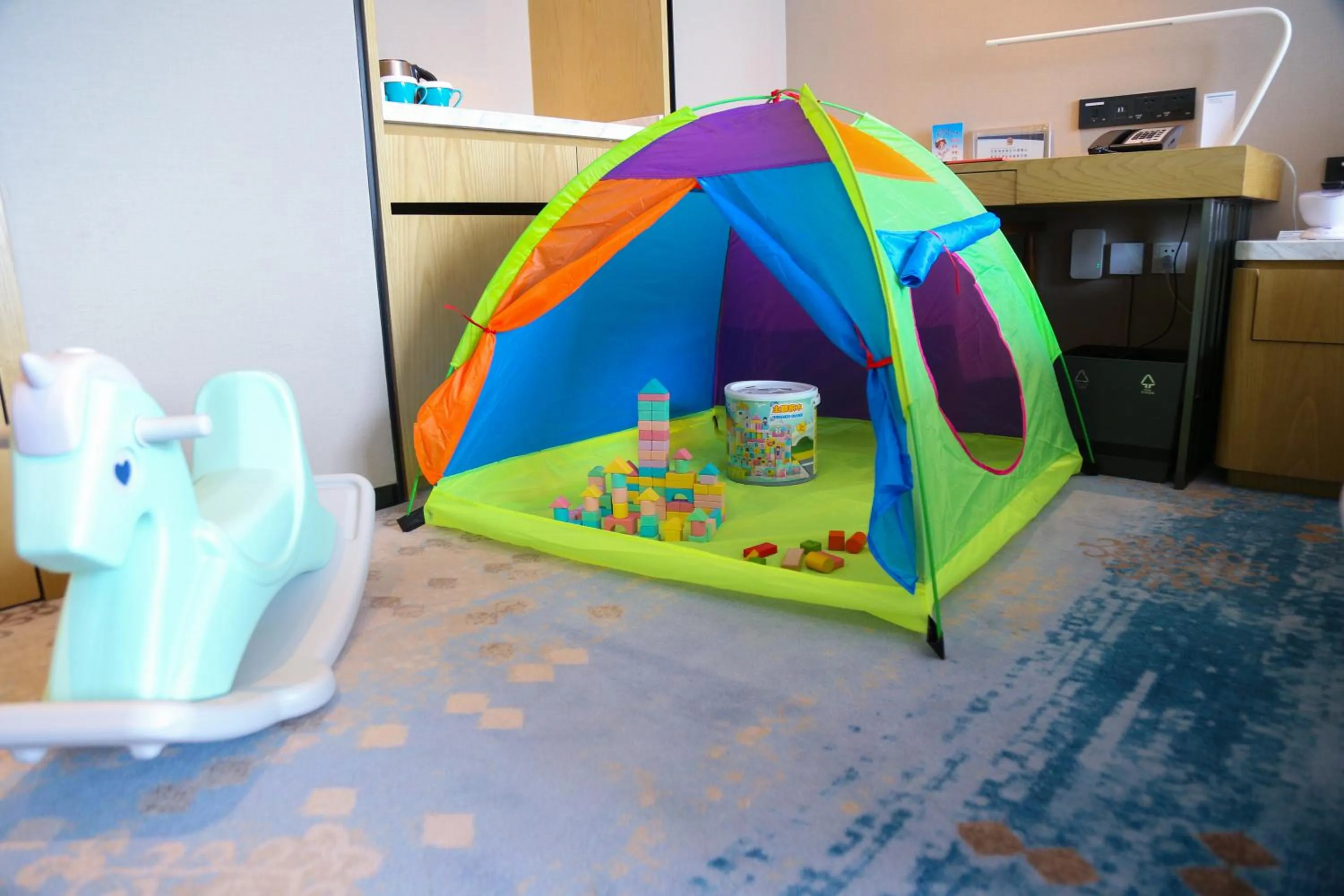 children in Le Meridien Xi'an Chanba