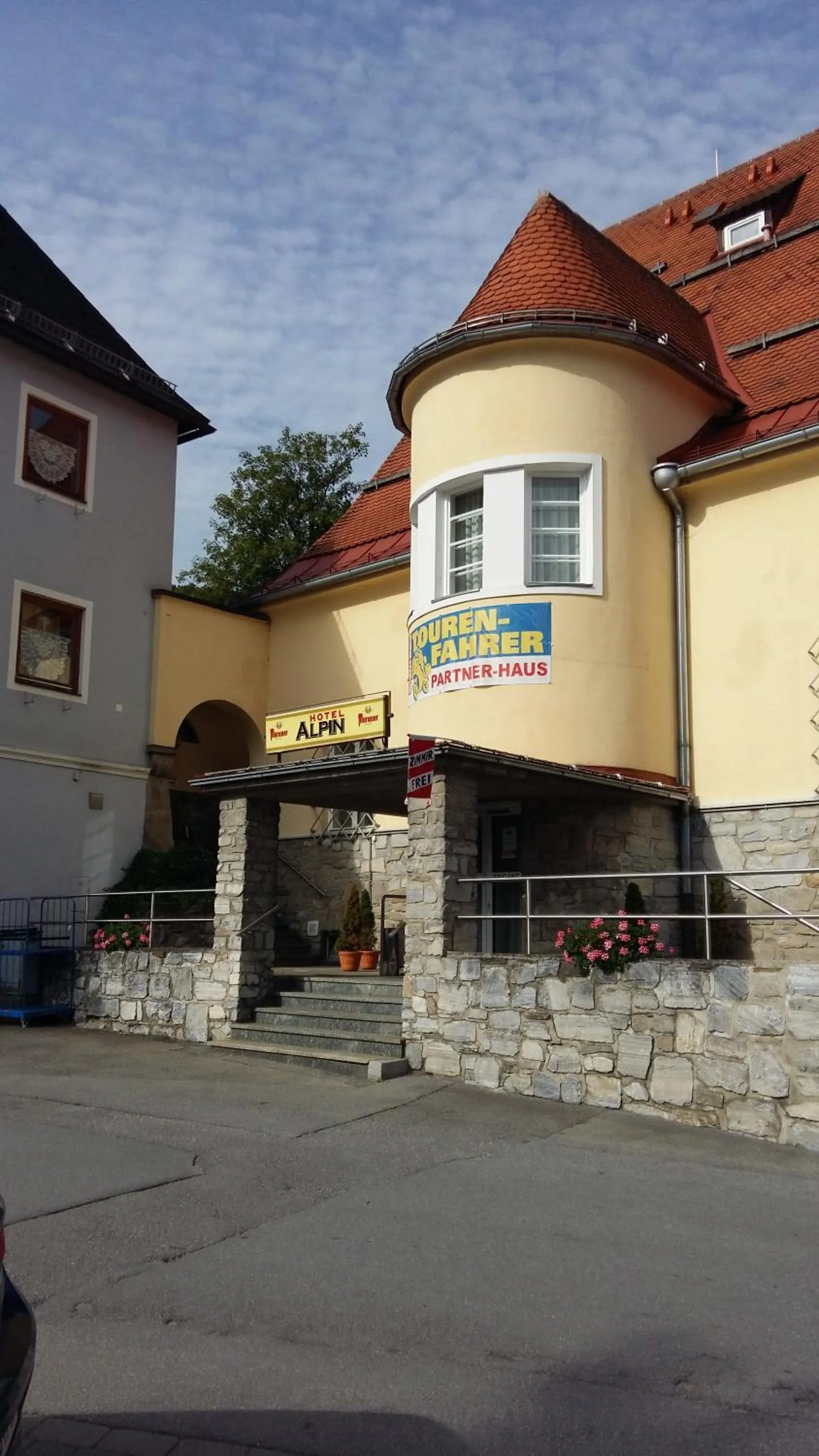 Facade/entrance in Hotel Alpin Murau