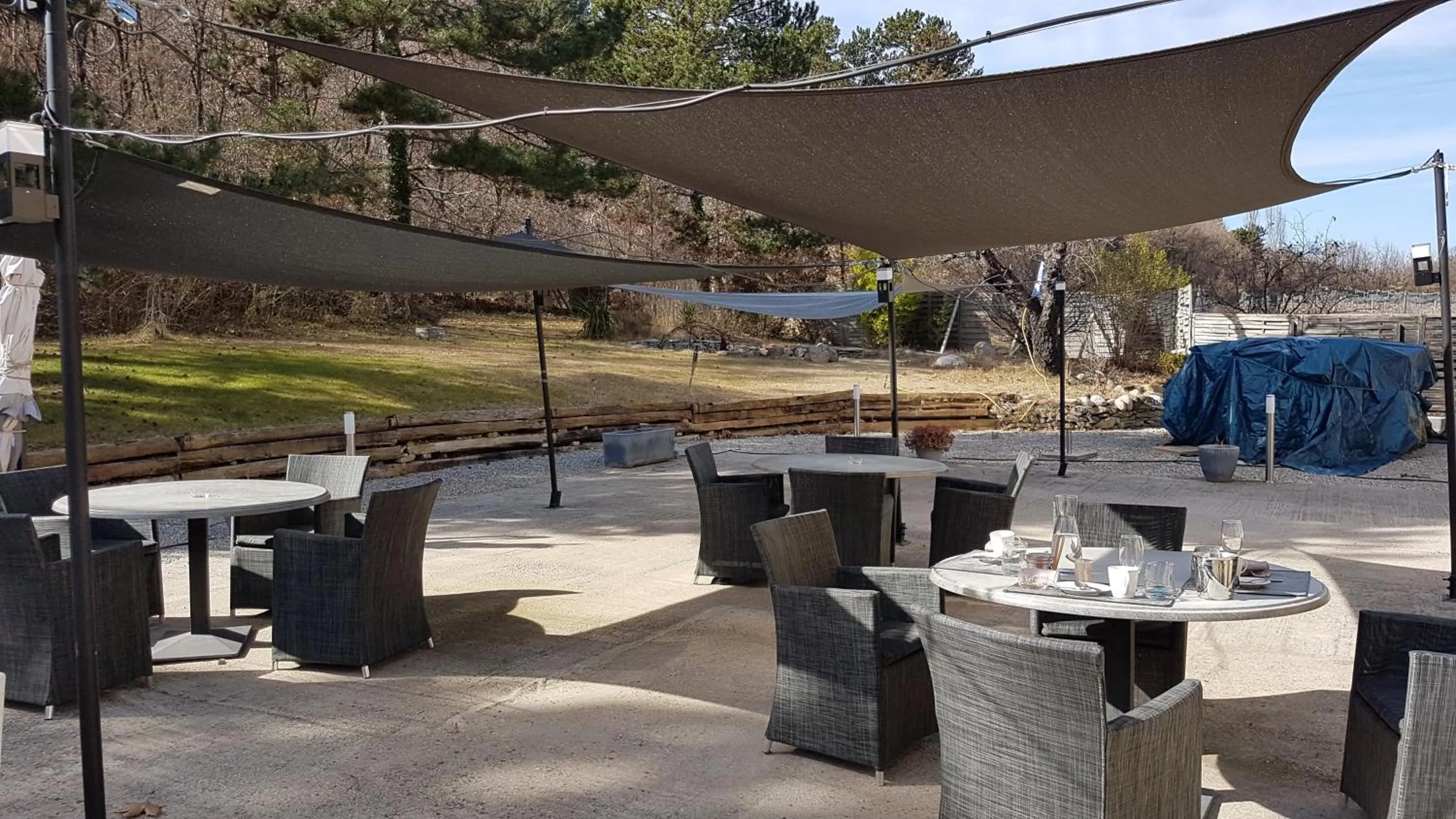 Balcony/Terrace in Logis Hôtel La Magnanerie - Côté Bistro