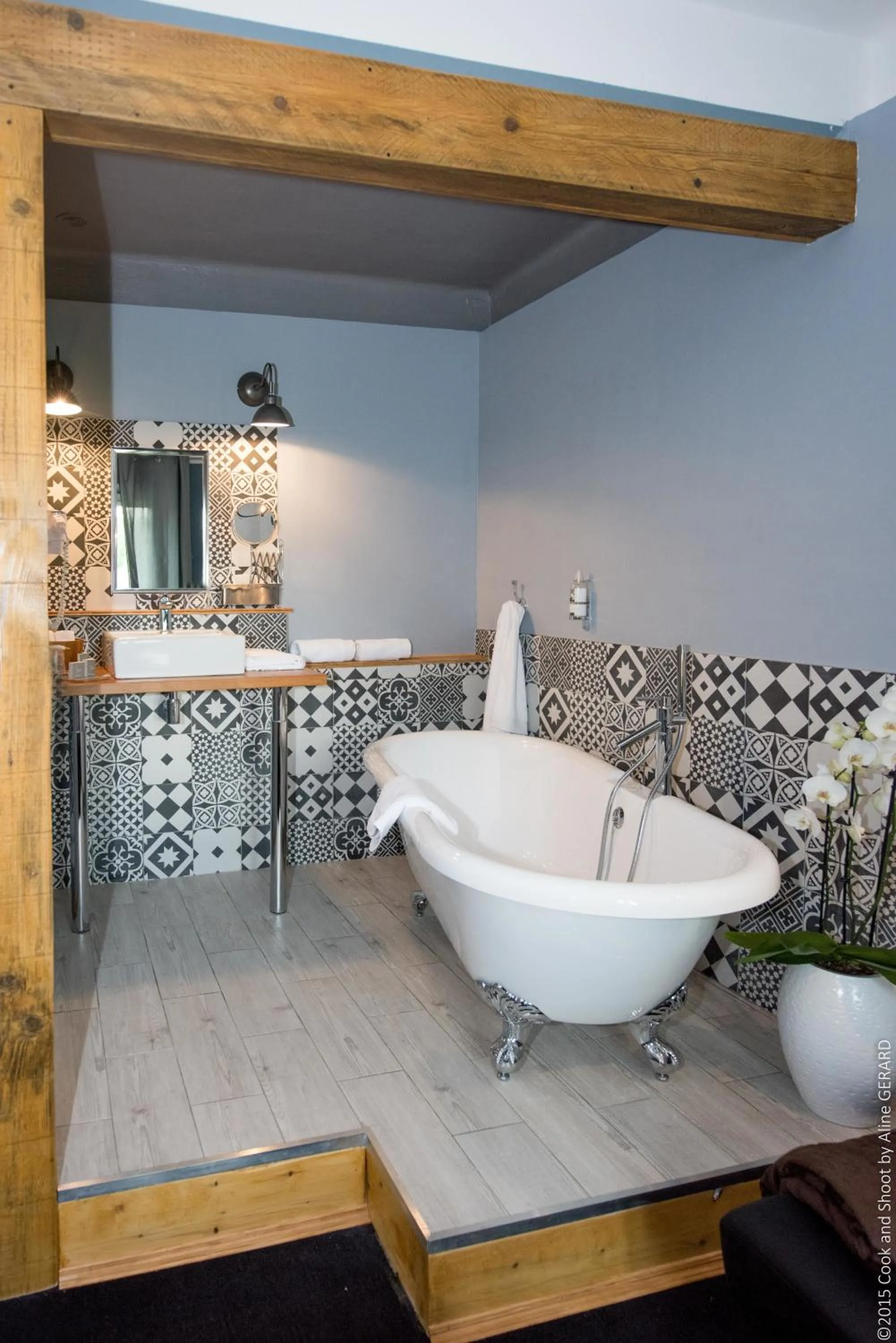 Text overlay in Logis Hôtel La Magnanerie - Côté Bistro