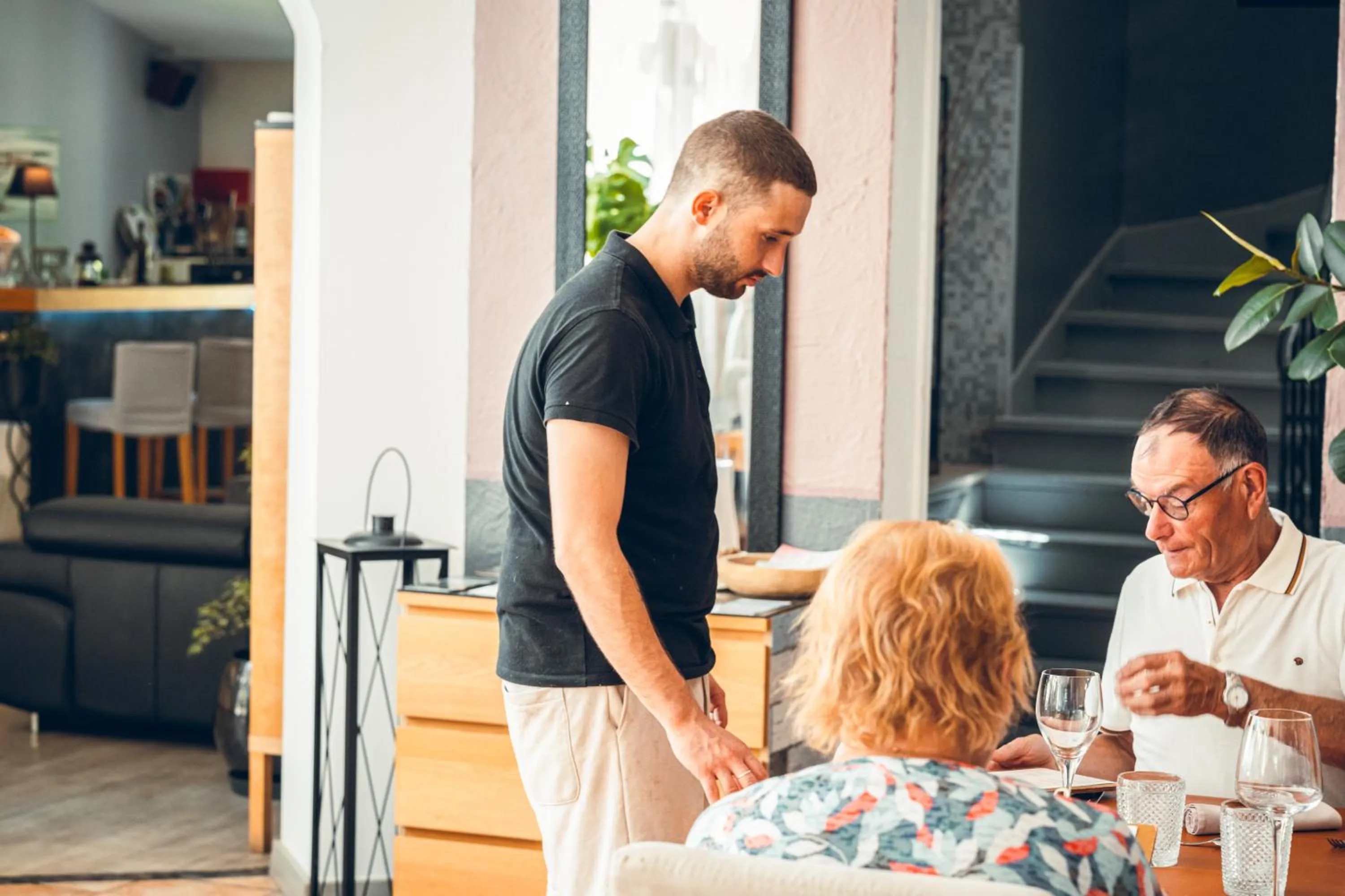 Area and facilities in Logis Hôtel La Magnanerie - Côté Bistro