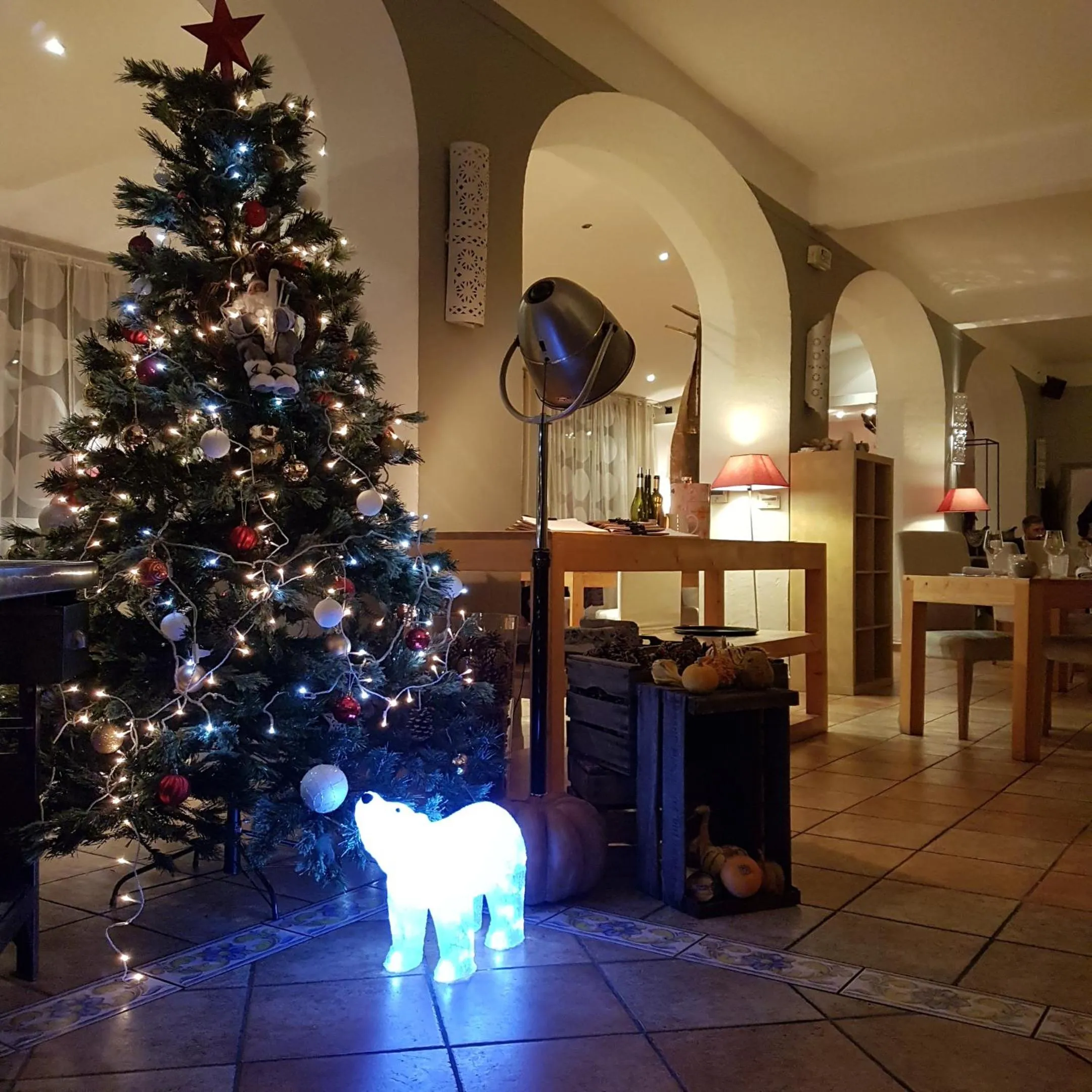 Restaurant/places to eat in Logis Hôtel La Magnanerie - Côté Bistro