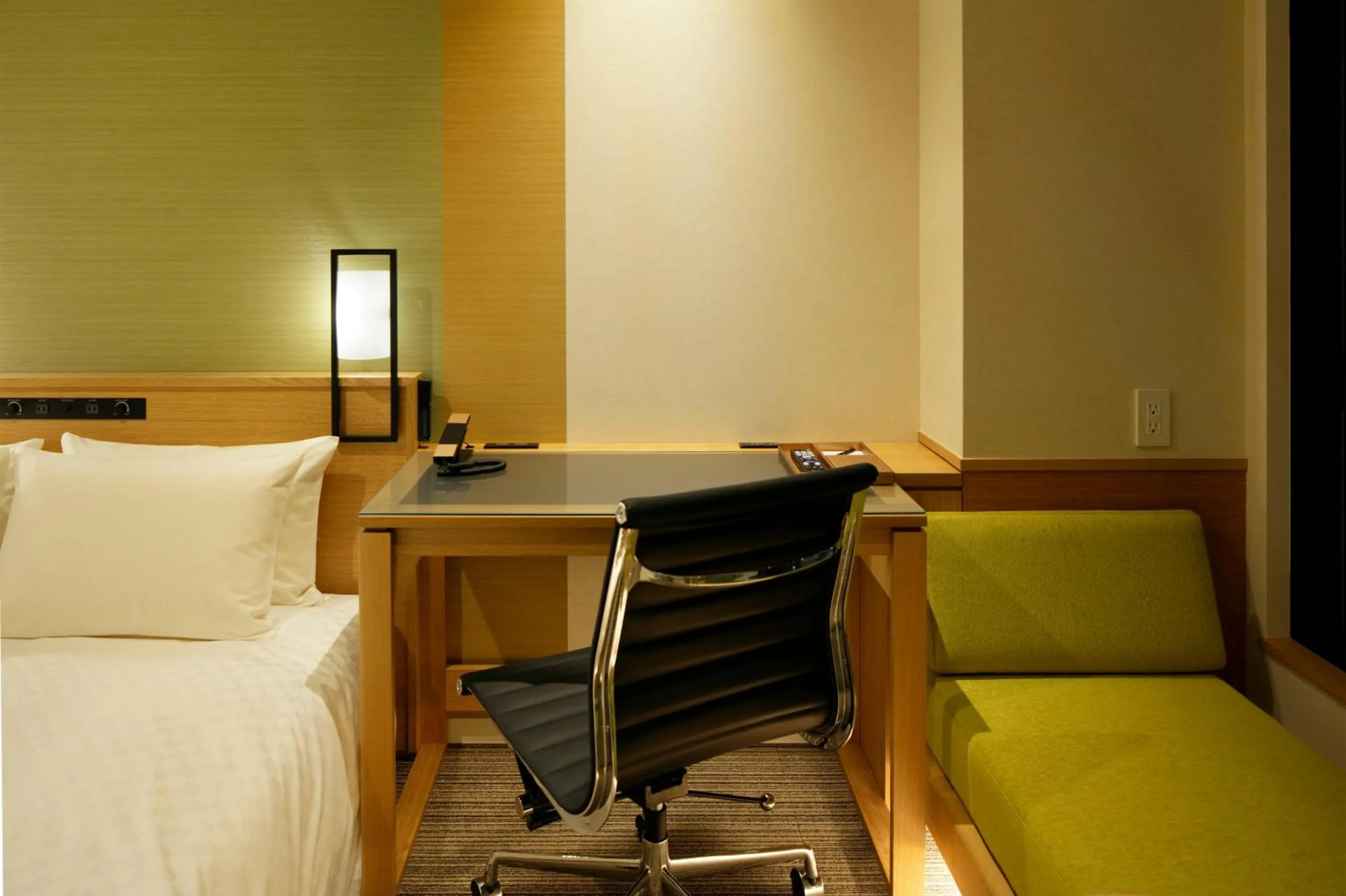 Decorative detail, Bed in Candeo Hotels Tokyo Shimbashi