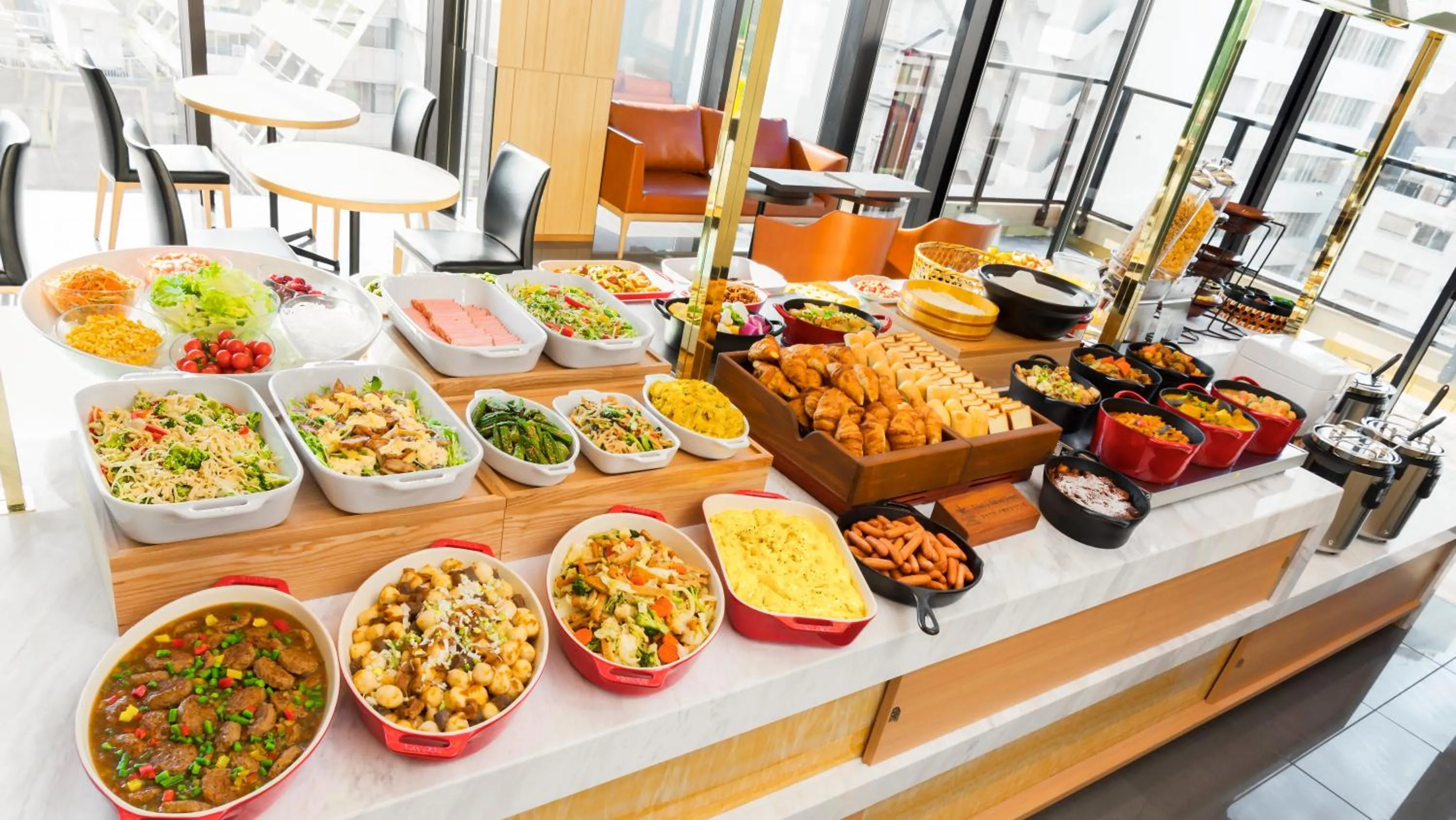 Food and drinks in Candeo Hotels Tokyo Shimbashi