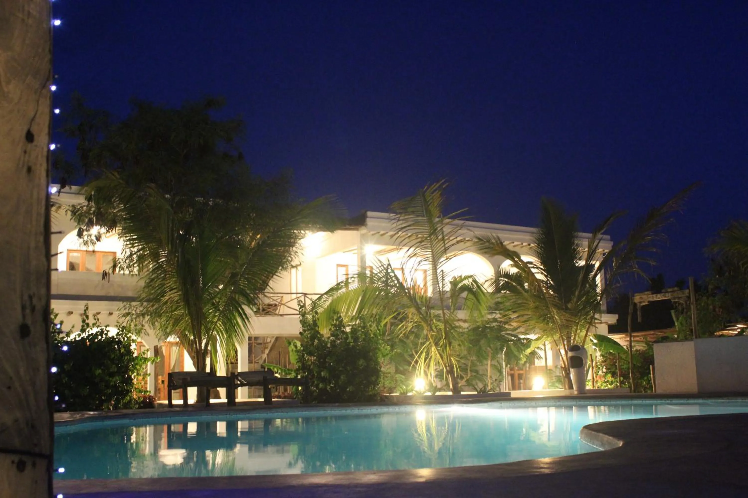 Swimming pool in Breeze Residence