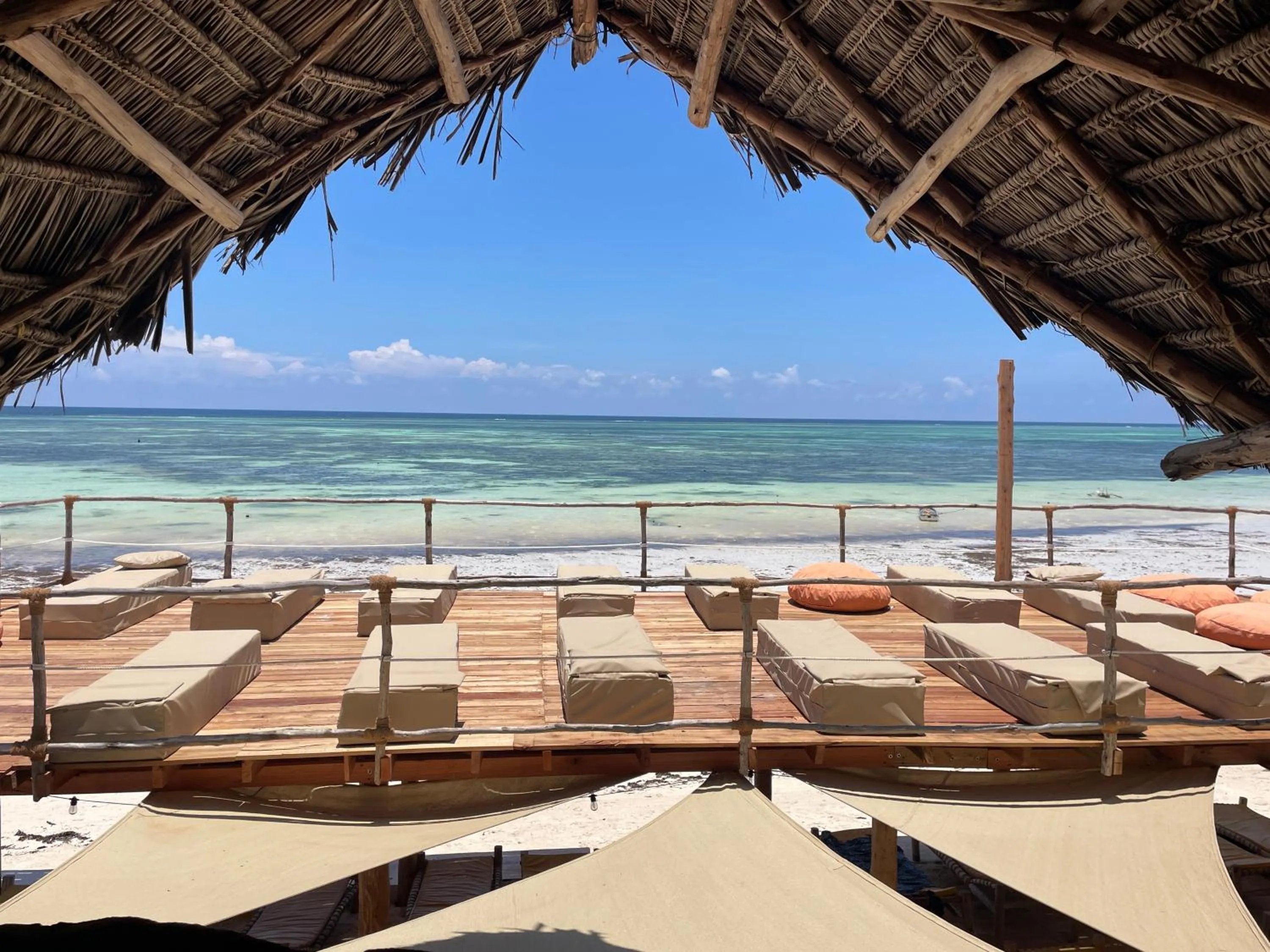 Beach in Breeze Residence