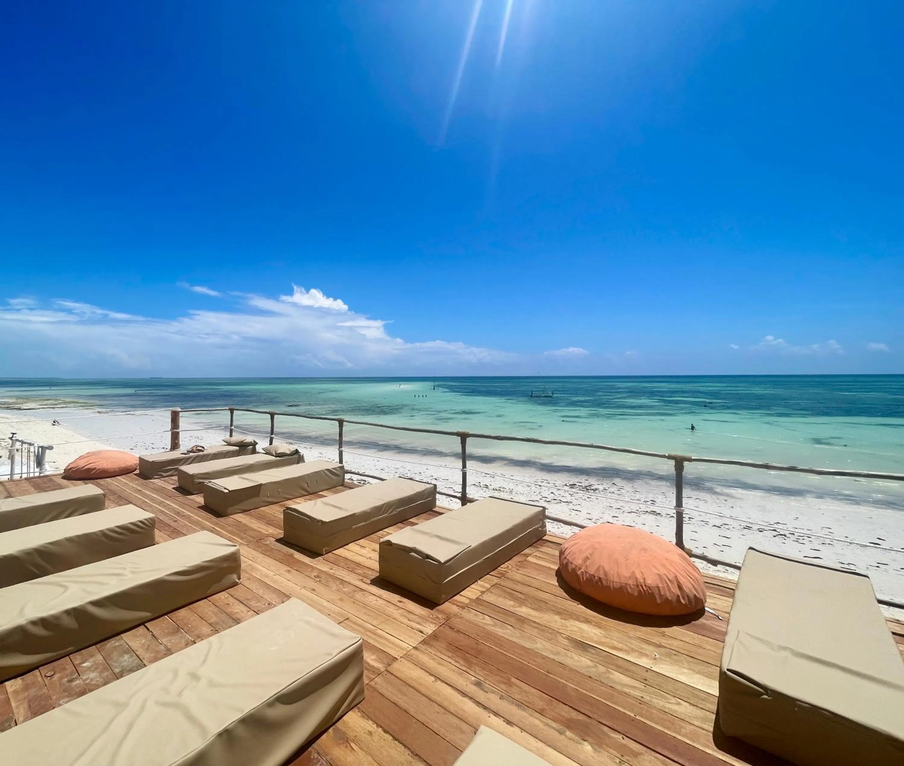 Beach in Breeze Residence