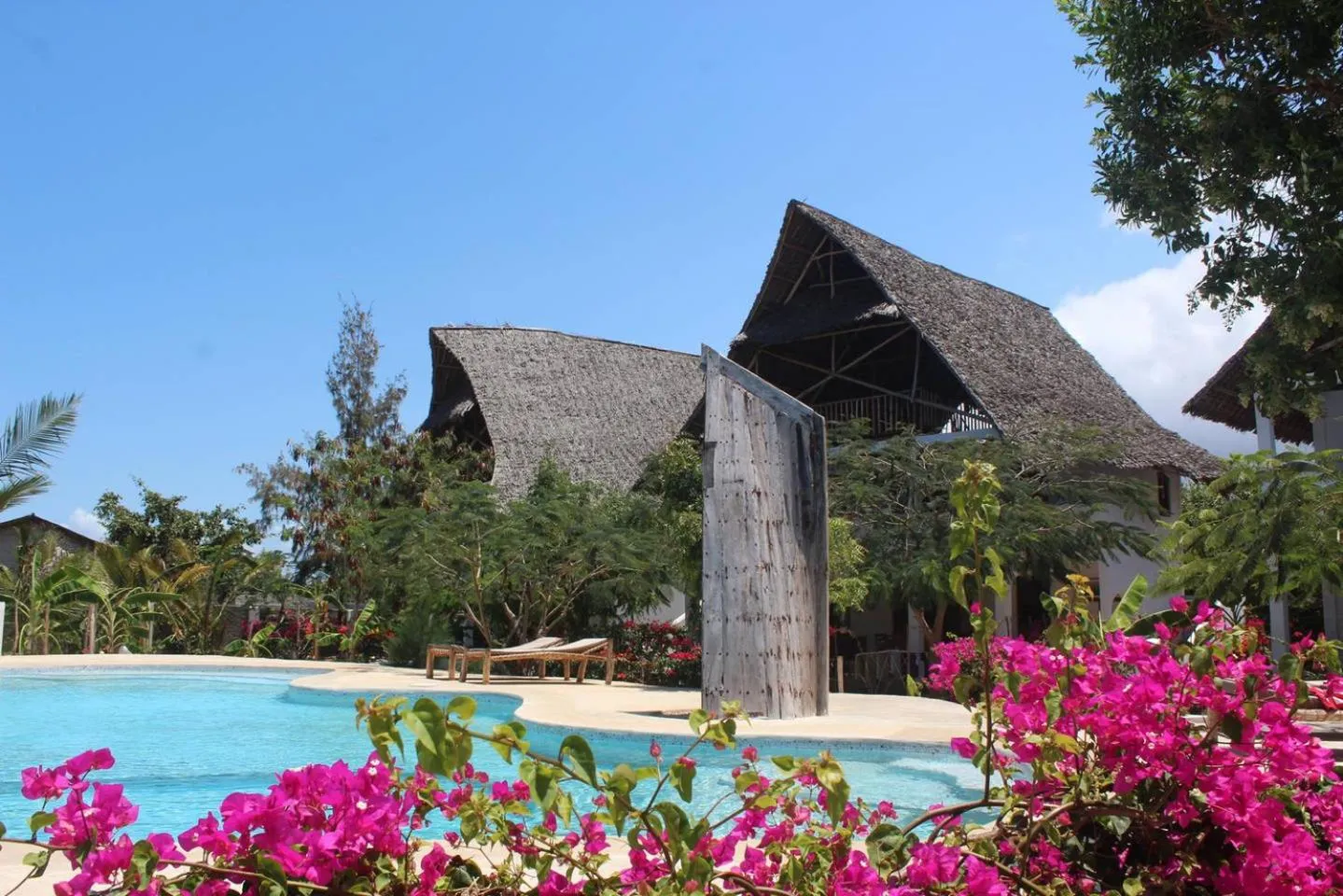 Swimming pool in Breeze Residence