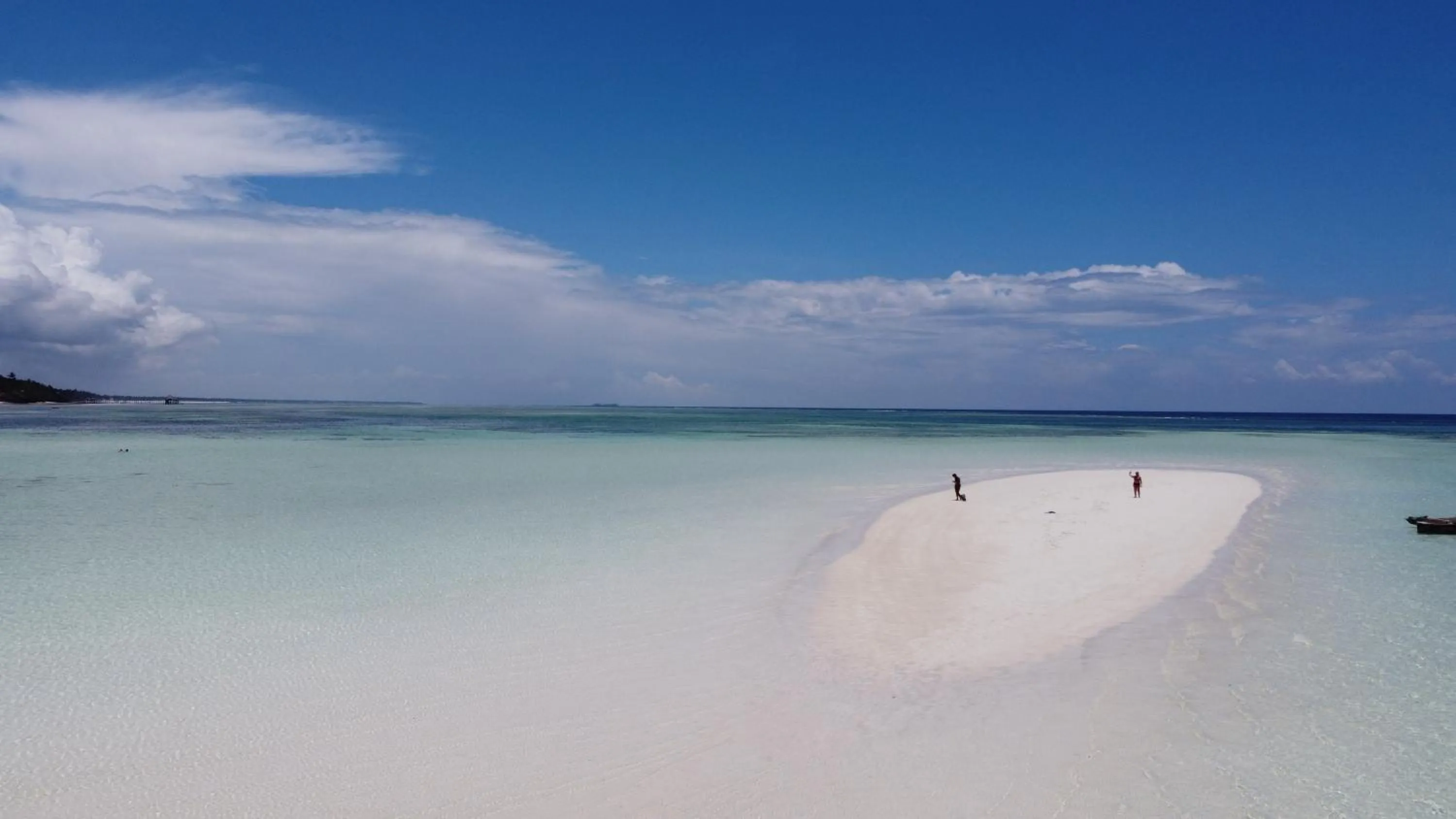 Beach in Breeze Residence