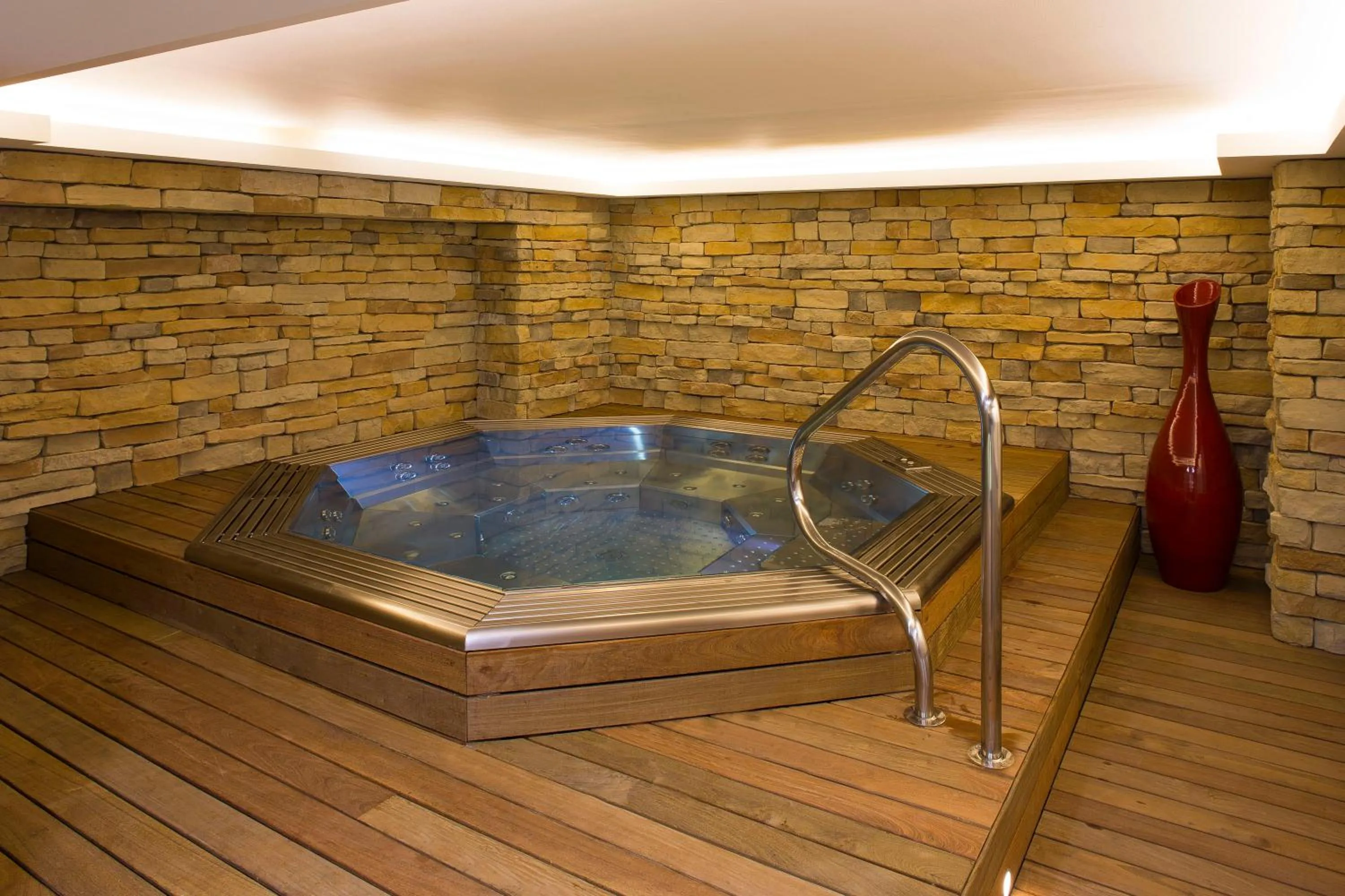 Hotel Du Commerce Spa