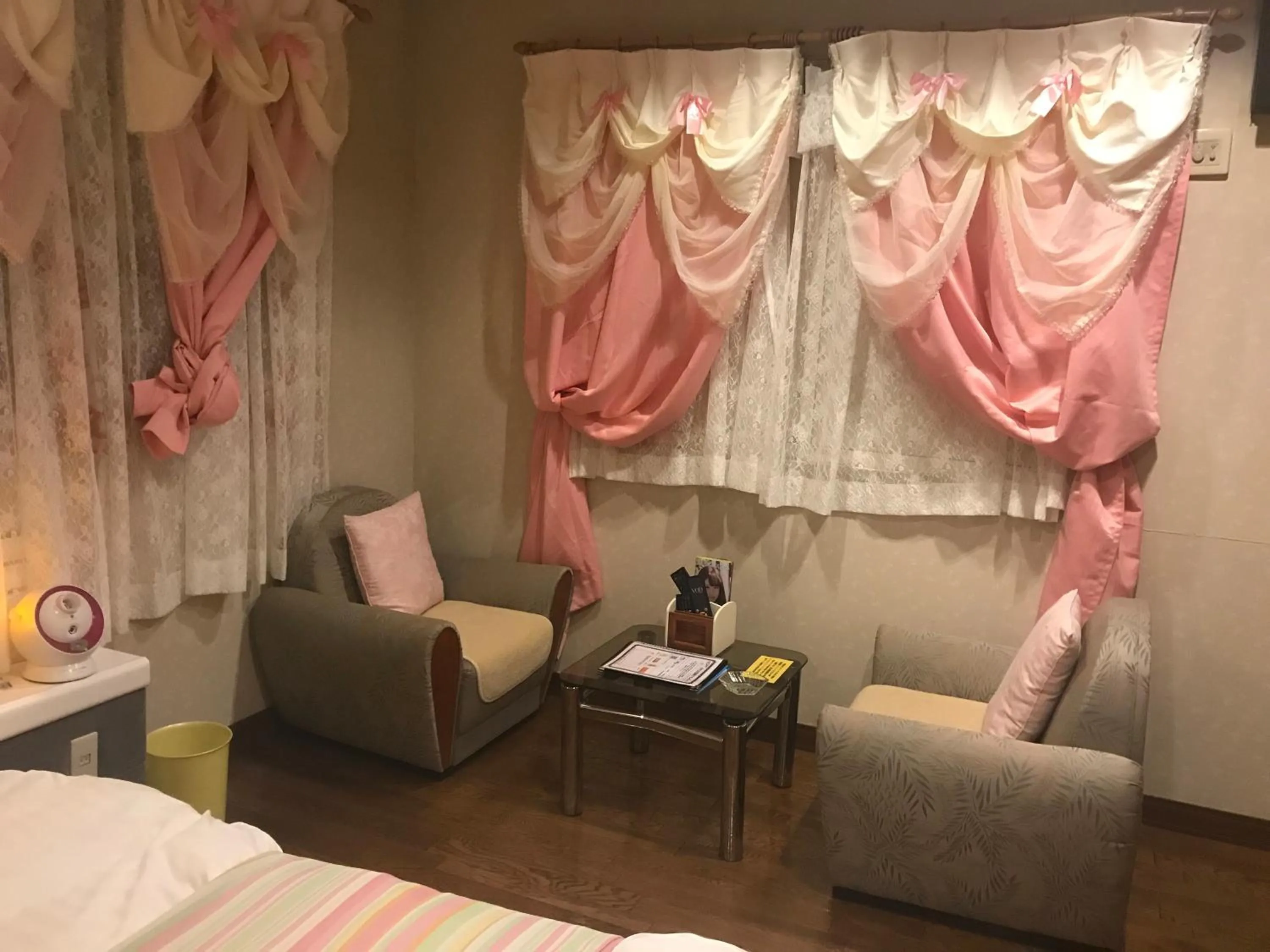 Living room, Bed in Hotel Vegas (Adult Only)