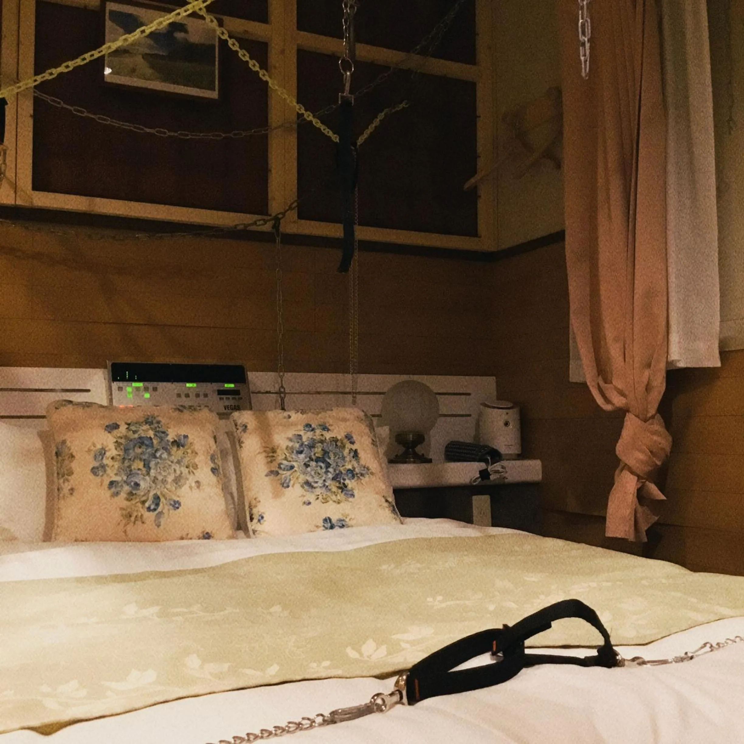 Bed in Hotel Vegas (Adult Only)