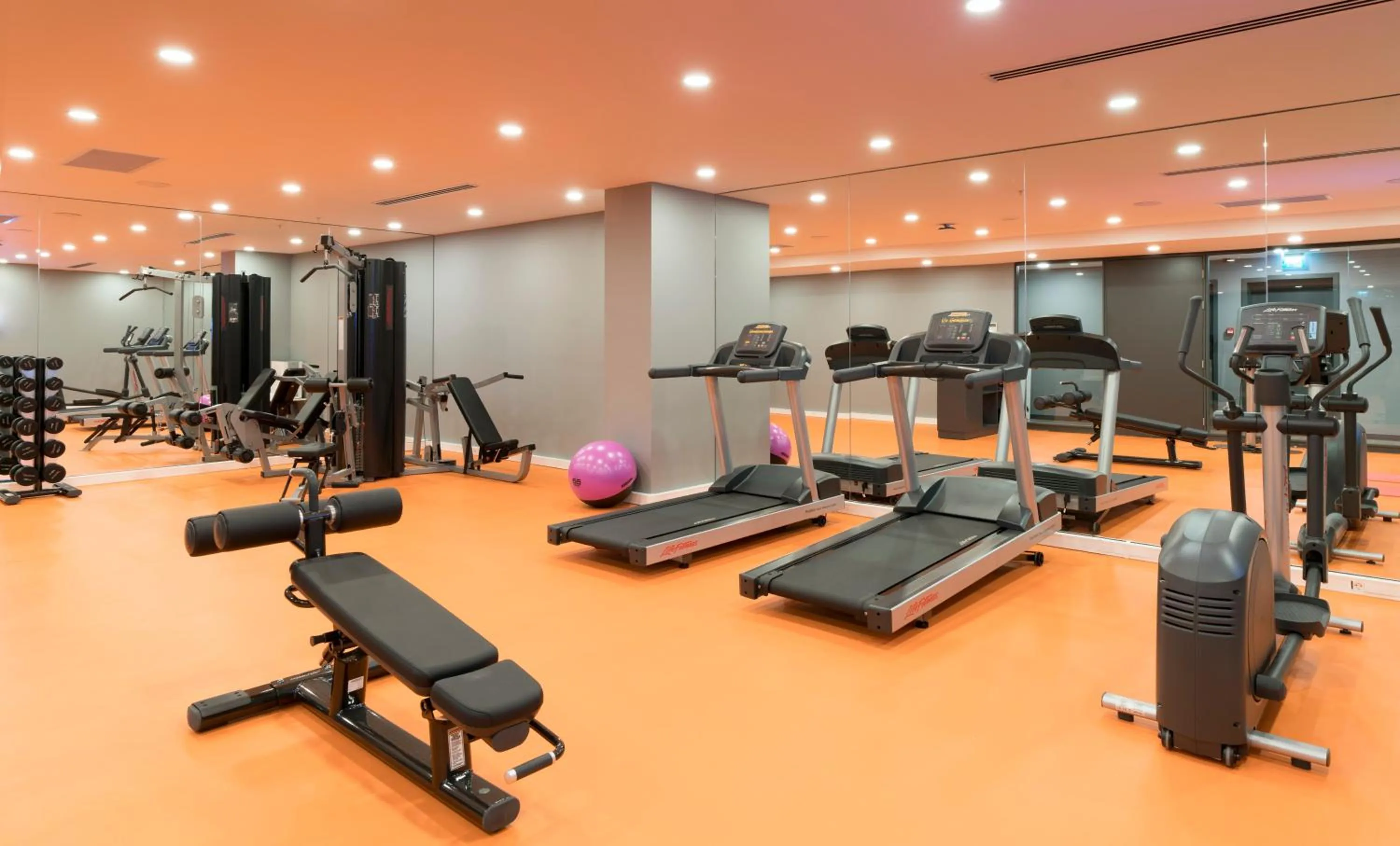 Fitness centre/facilities in Park Inn by Radisson Istanbul Atasehir