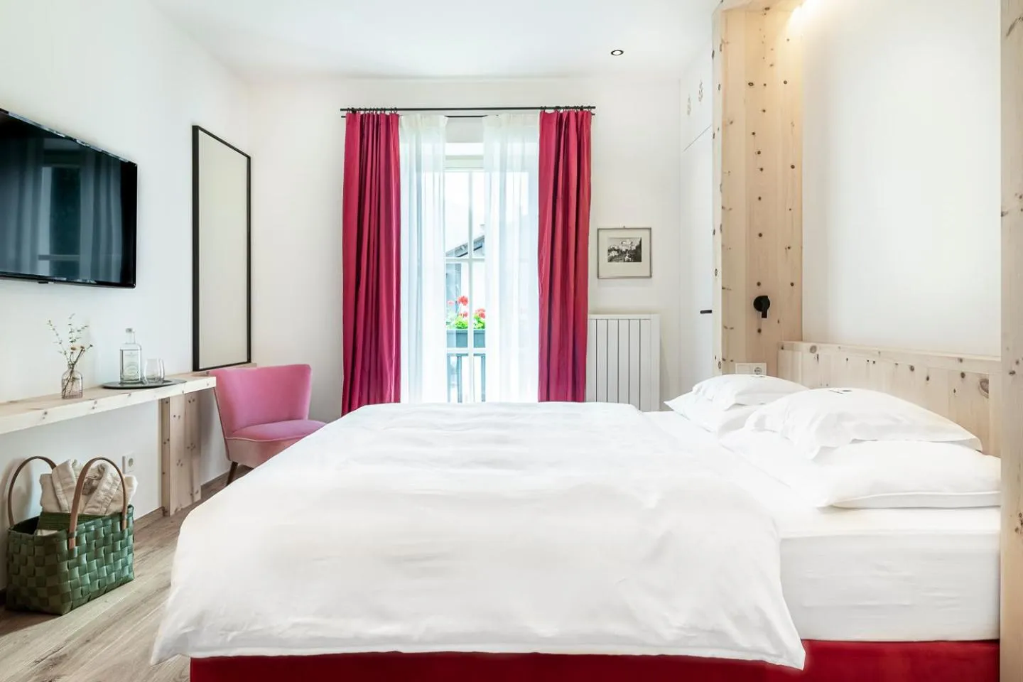 Bed in Hotel Drumlerhof