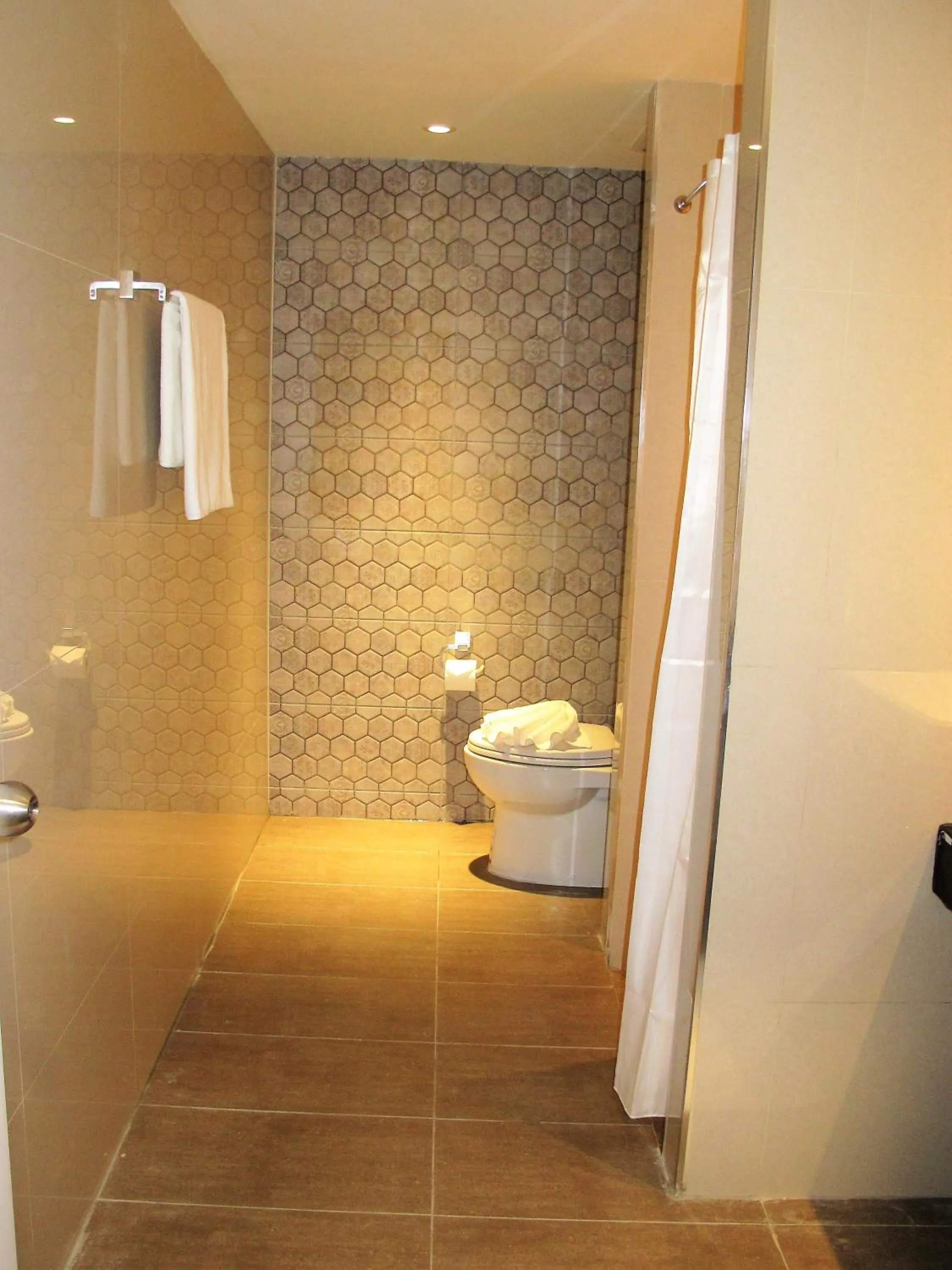 Bathroom in Suvarnabhumi Oriental Resort