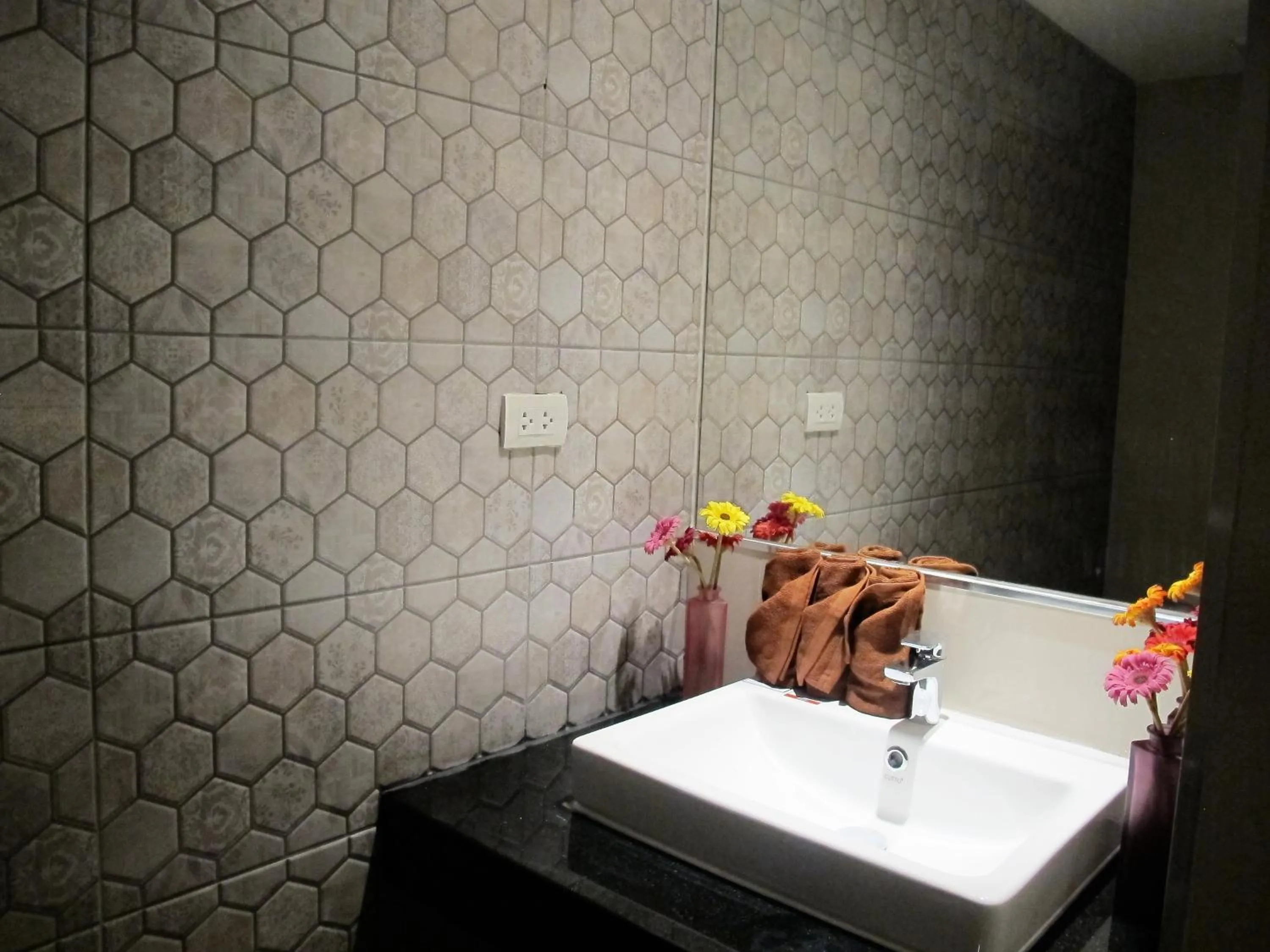Bathroom in Suvarnabhumi Oriental Resort
