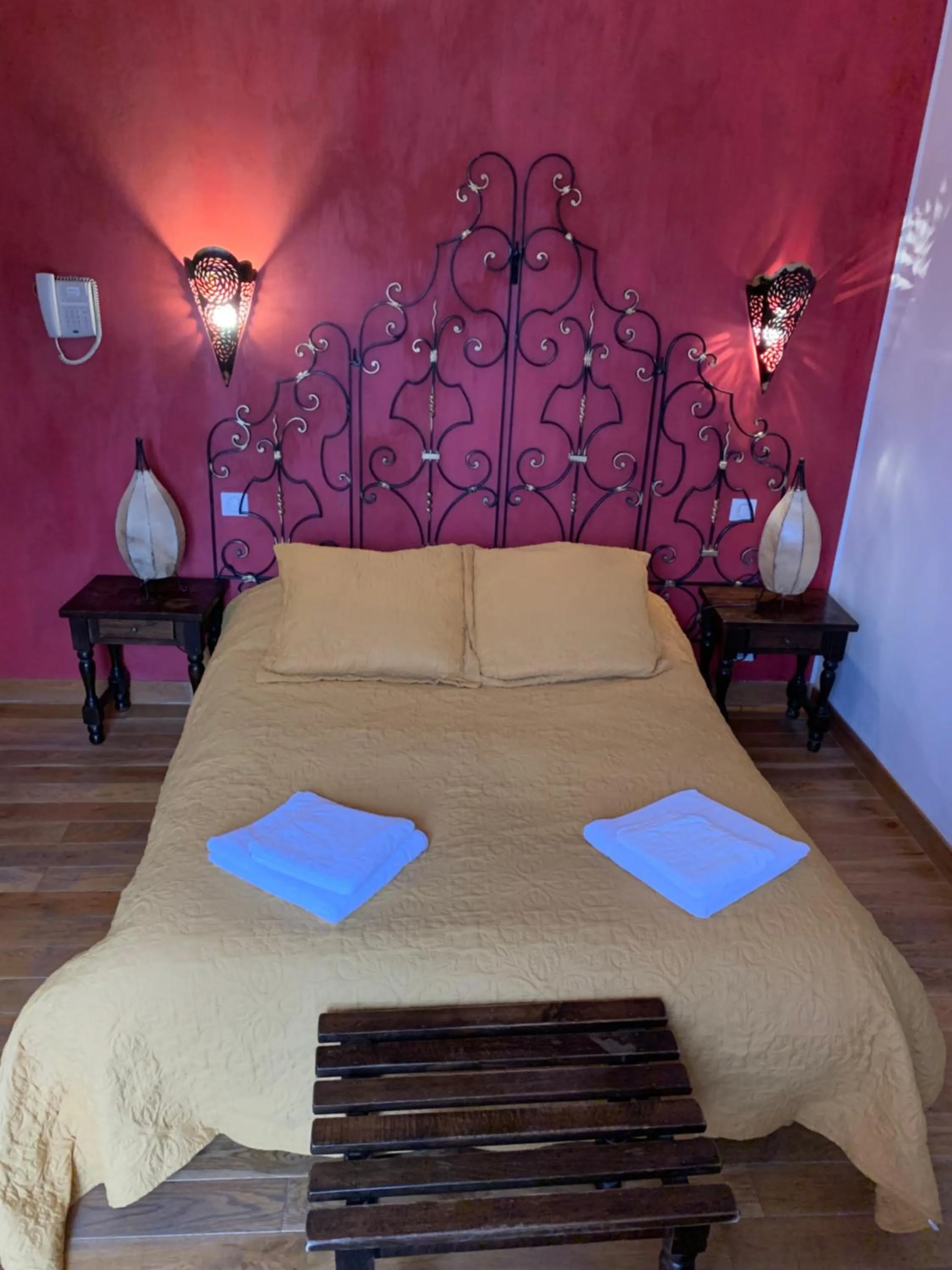 Bed in Hôtellerie Nouvelle de Villemartin