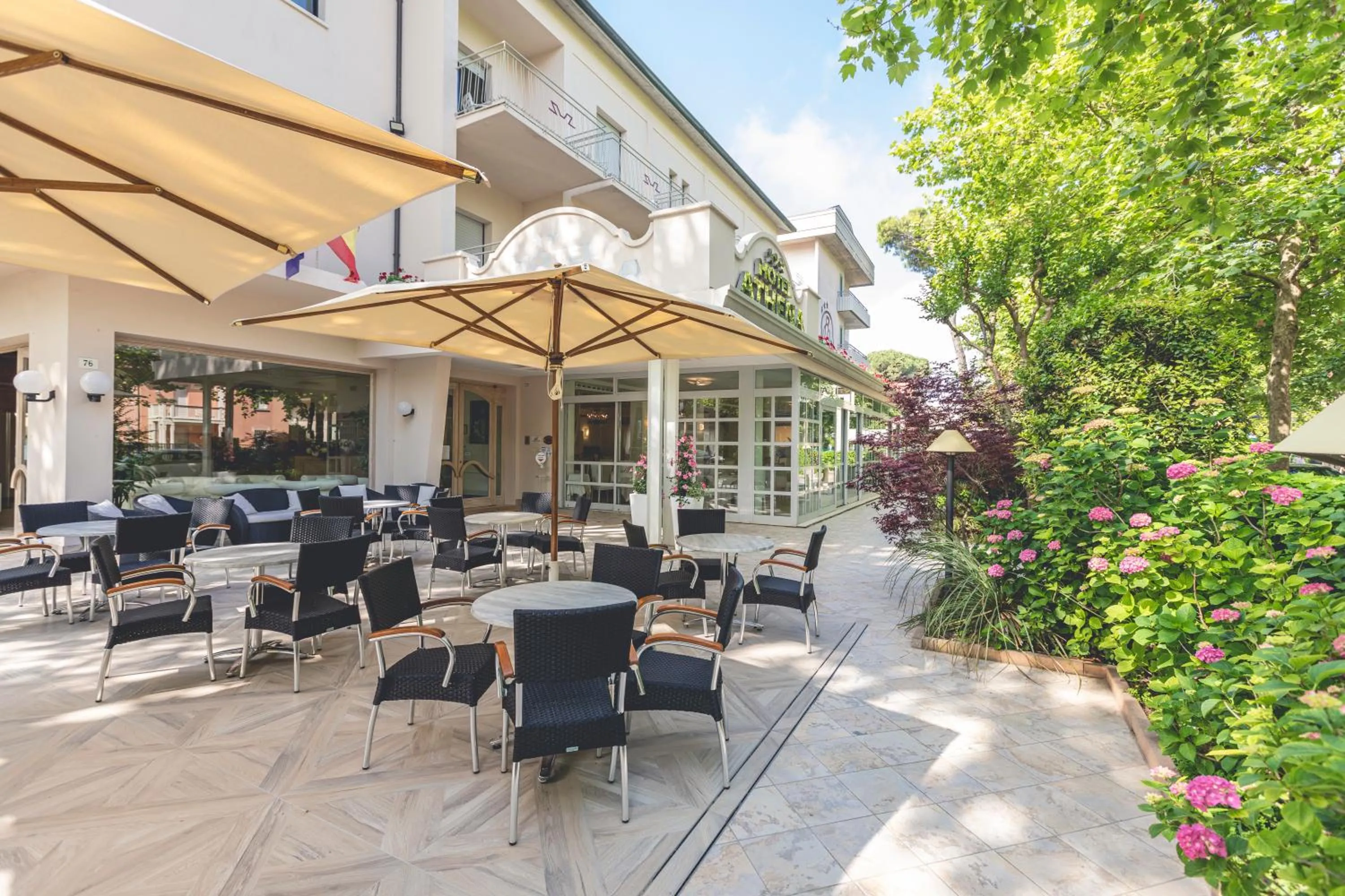 Patio in Hotel Athena
