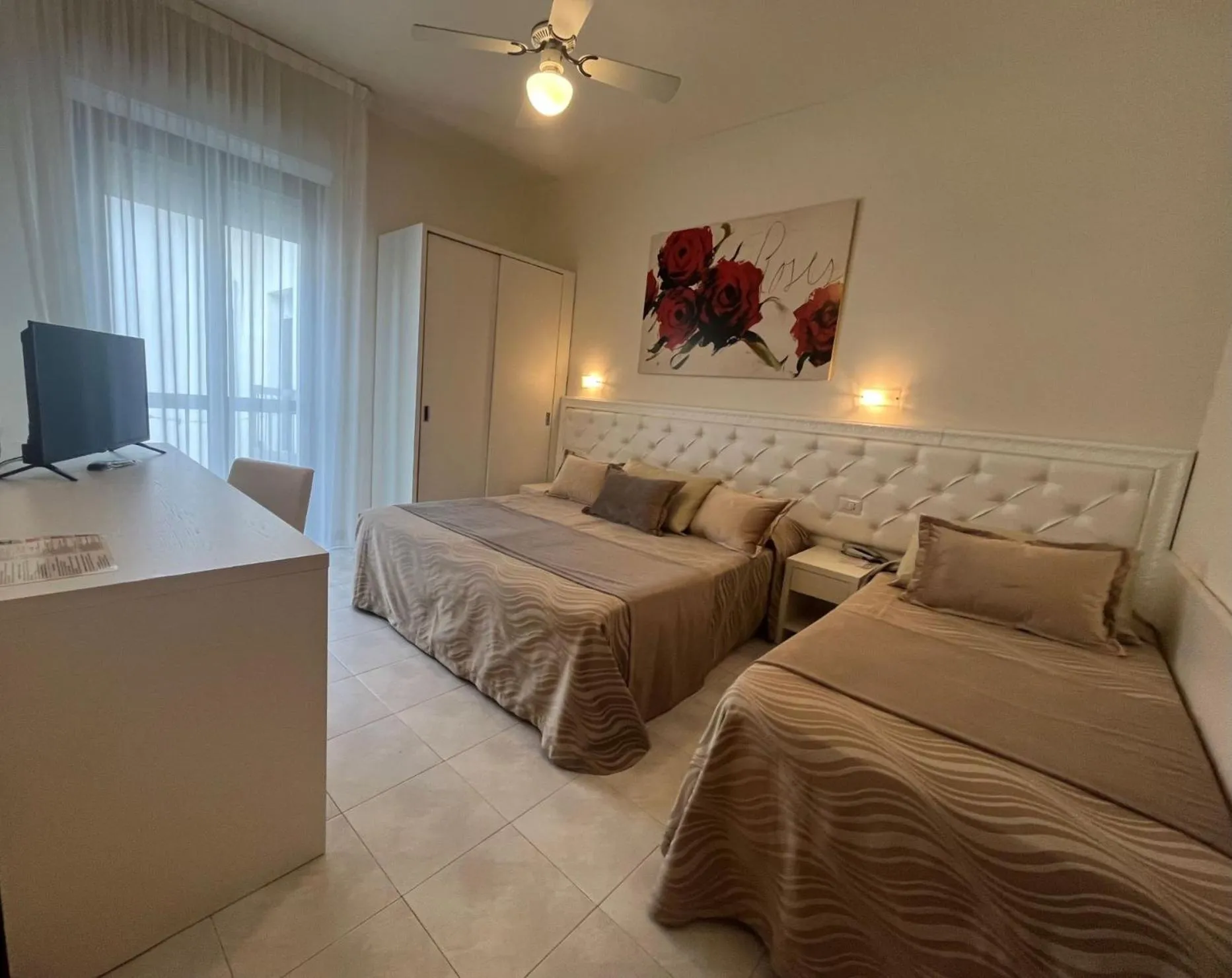 Photo of the whole room, Bed in Hotel Athena