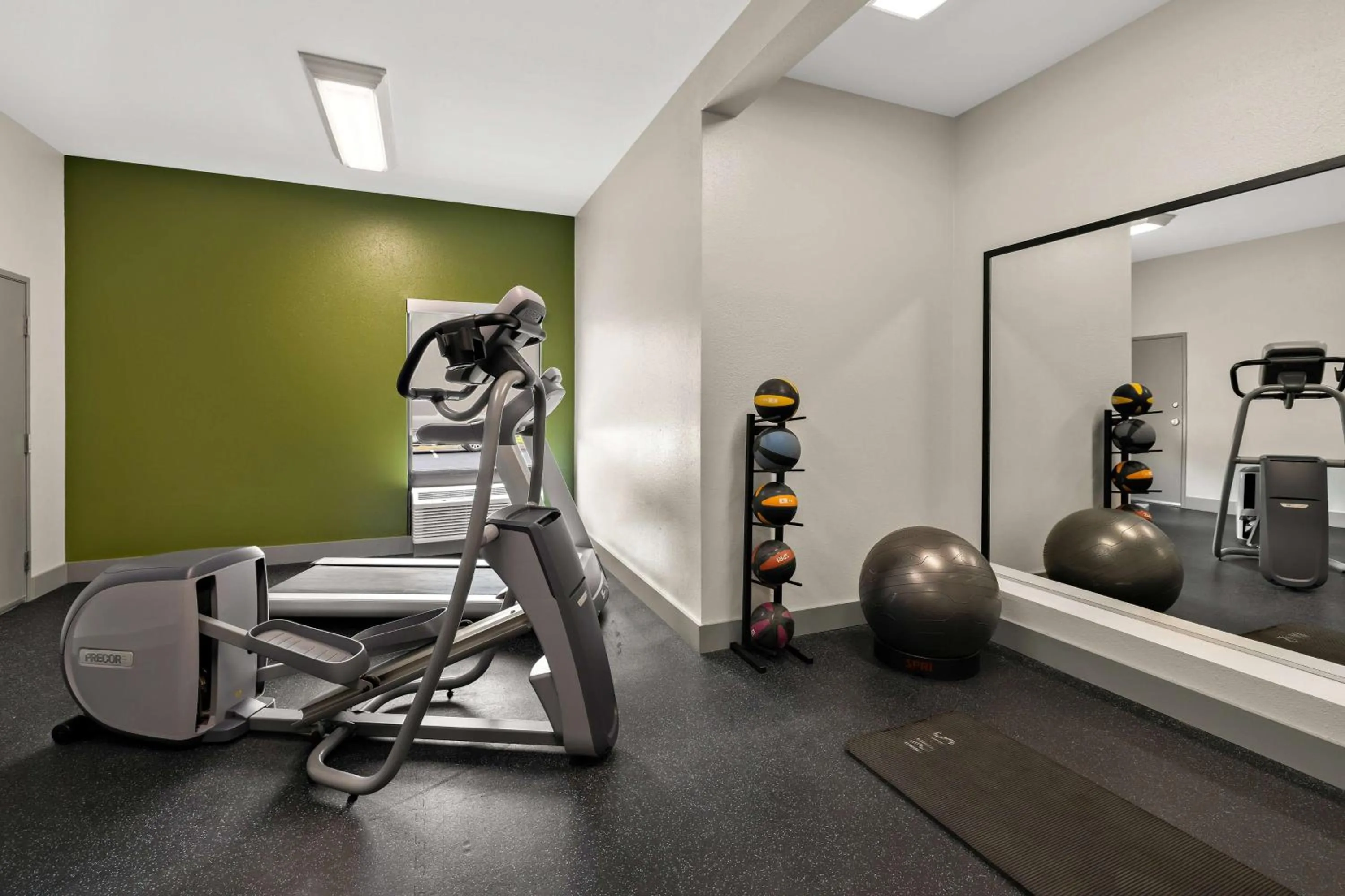 Fitness centre/facilities in Spark By Hilton Tifton