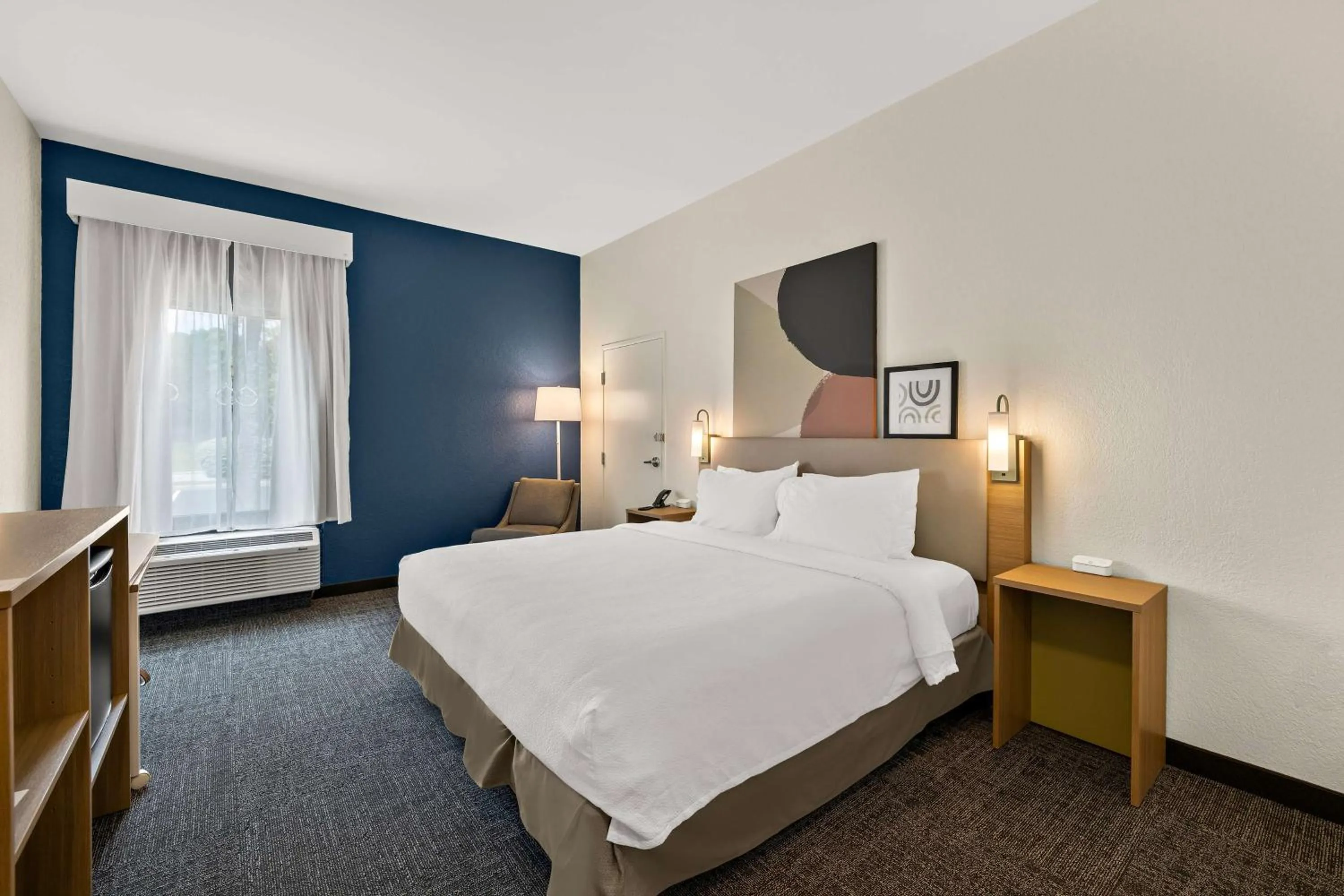 Bed in Spark By Hilton Tifton