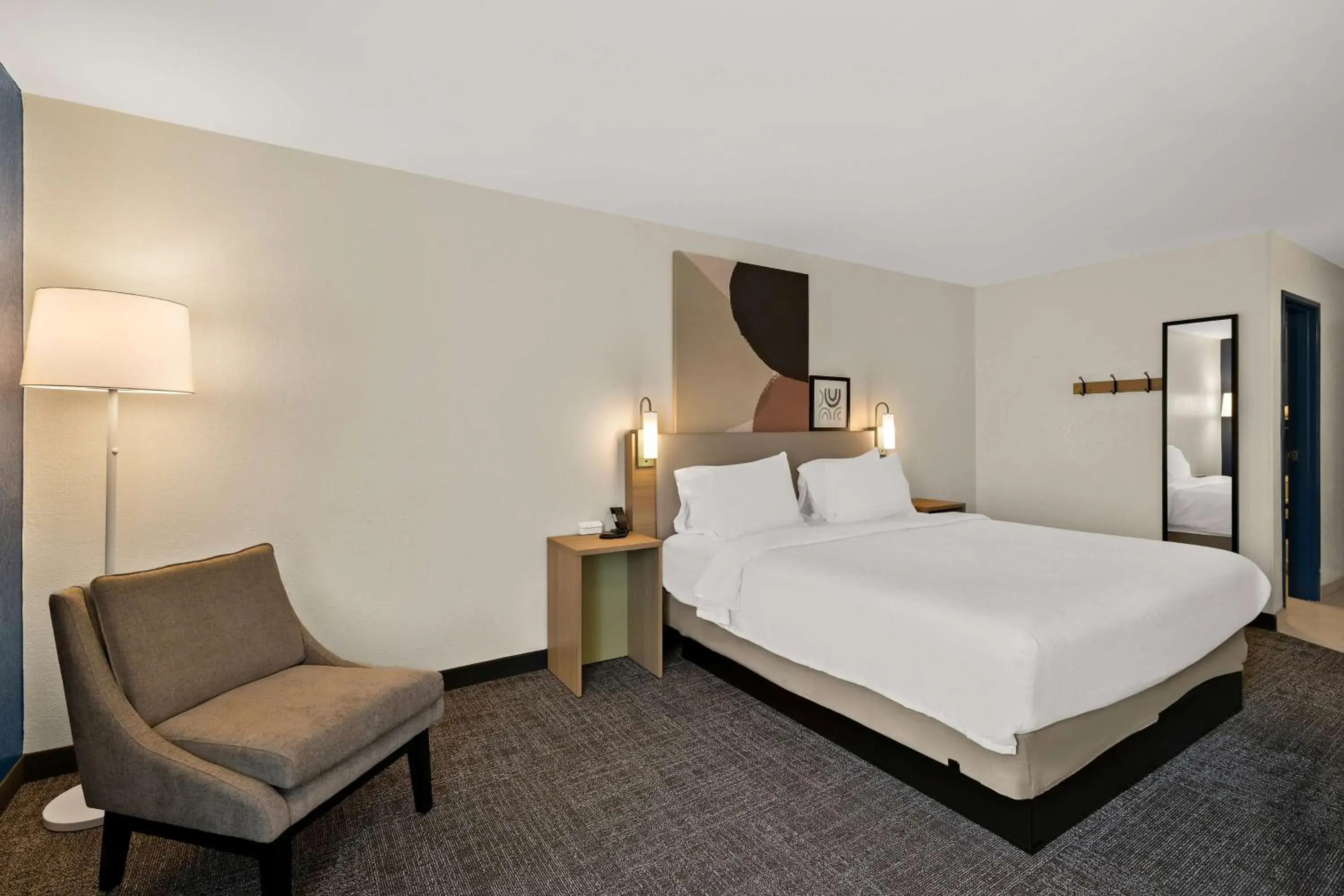 King Room in Spark By Hilton Tifton King Room in Spark By Hilton Tifton