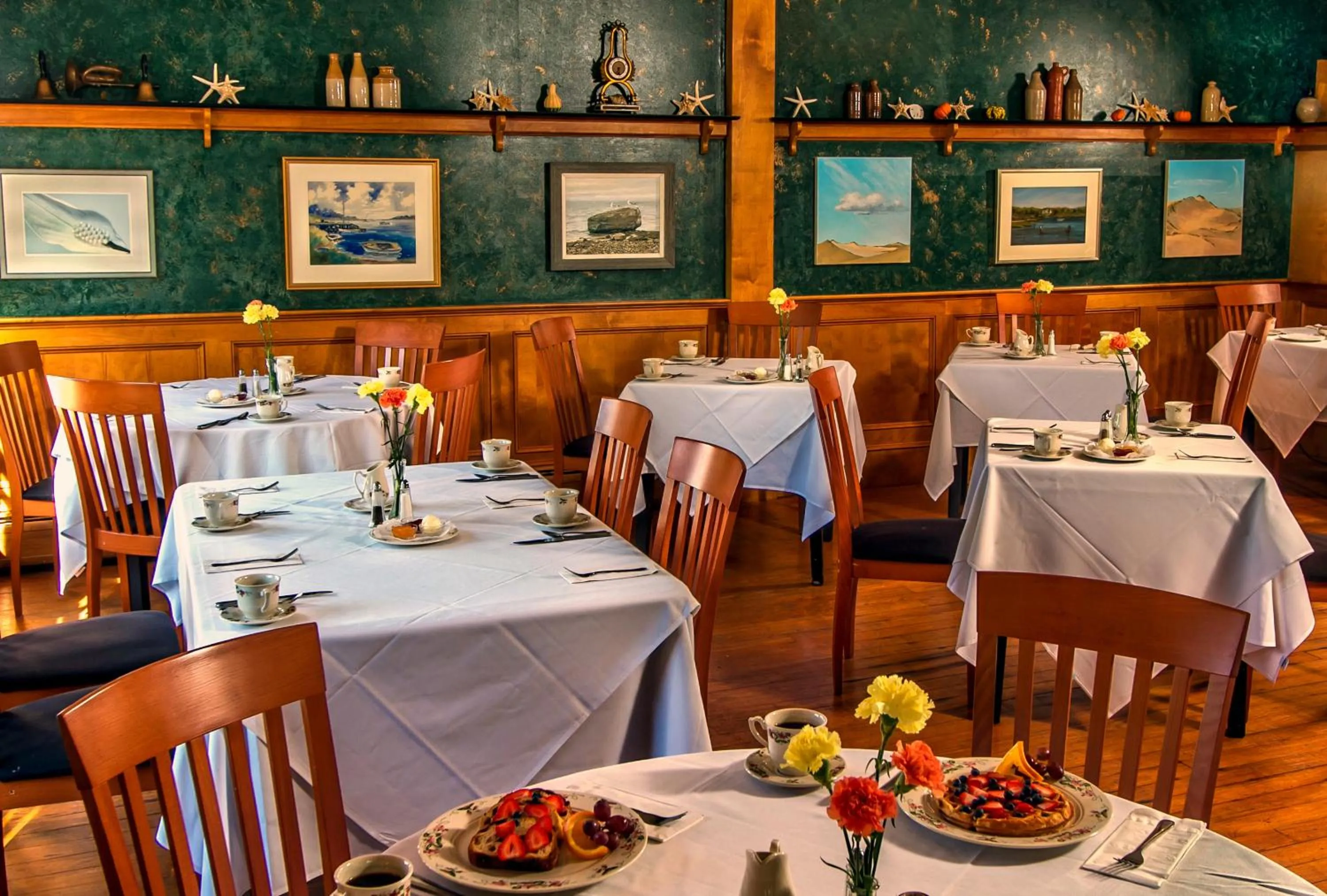 Restaurant/places to eat in Queen Anne Inn